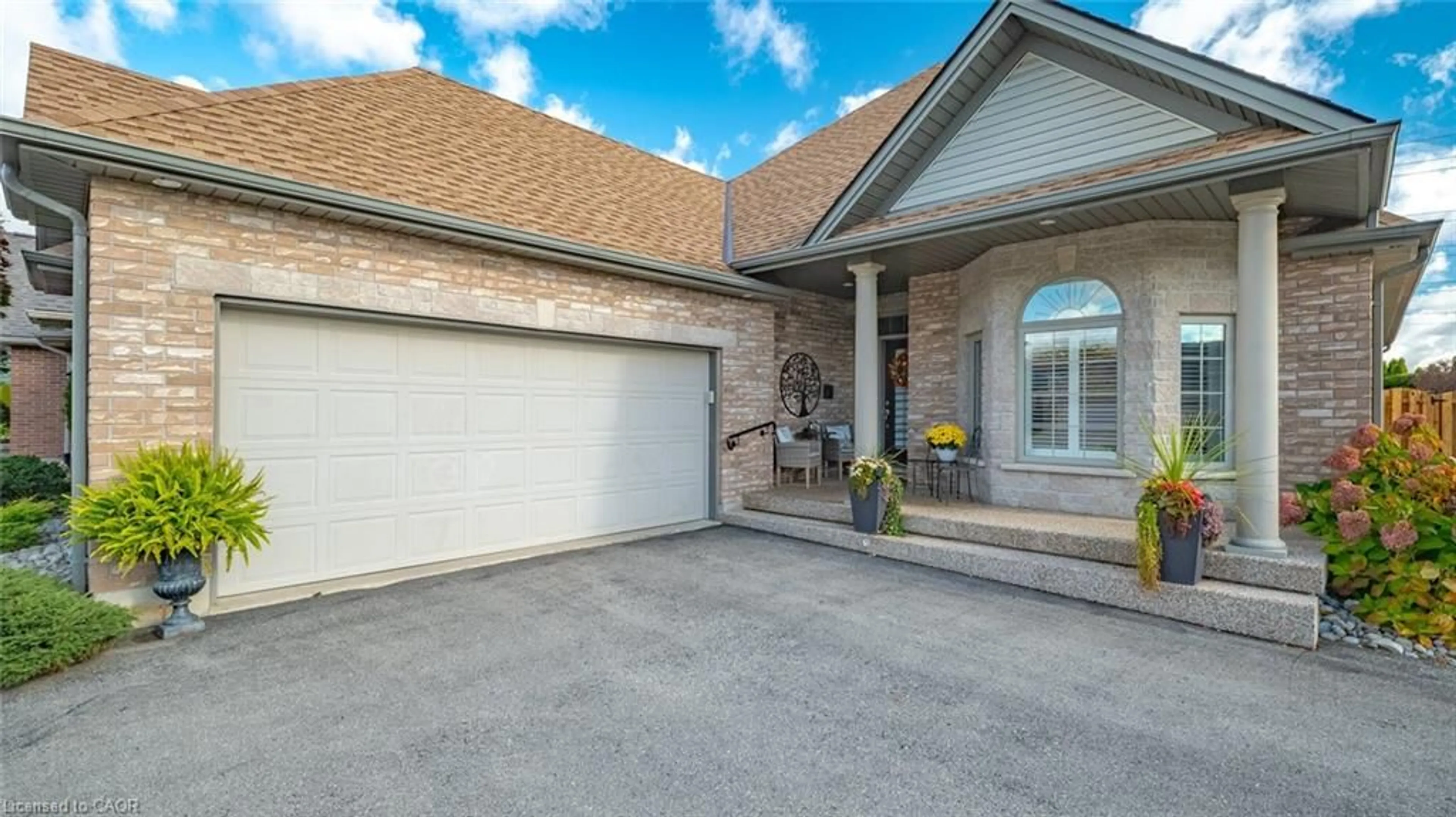 Indoor garage for 89 Mann Ave, Simcoe Ontario N3Y 5K4