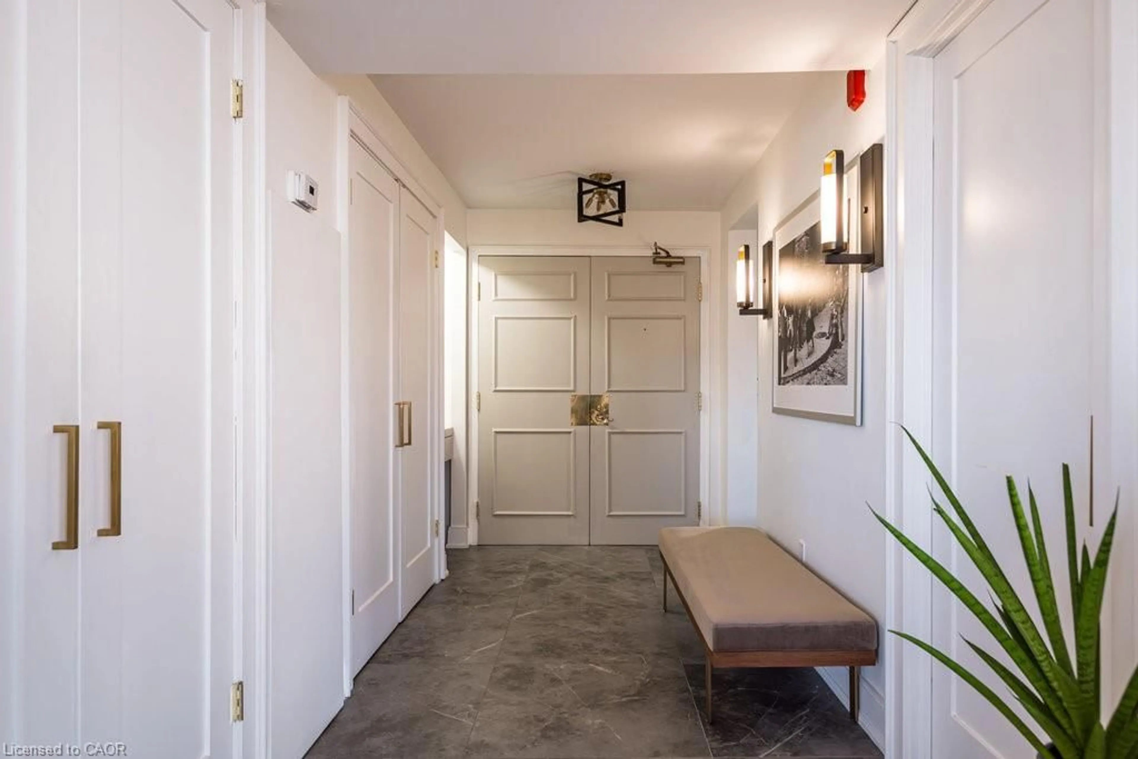 Indoor entryway for 49 Robinson St #900, Hamilton Ontario L8P 1Y7