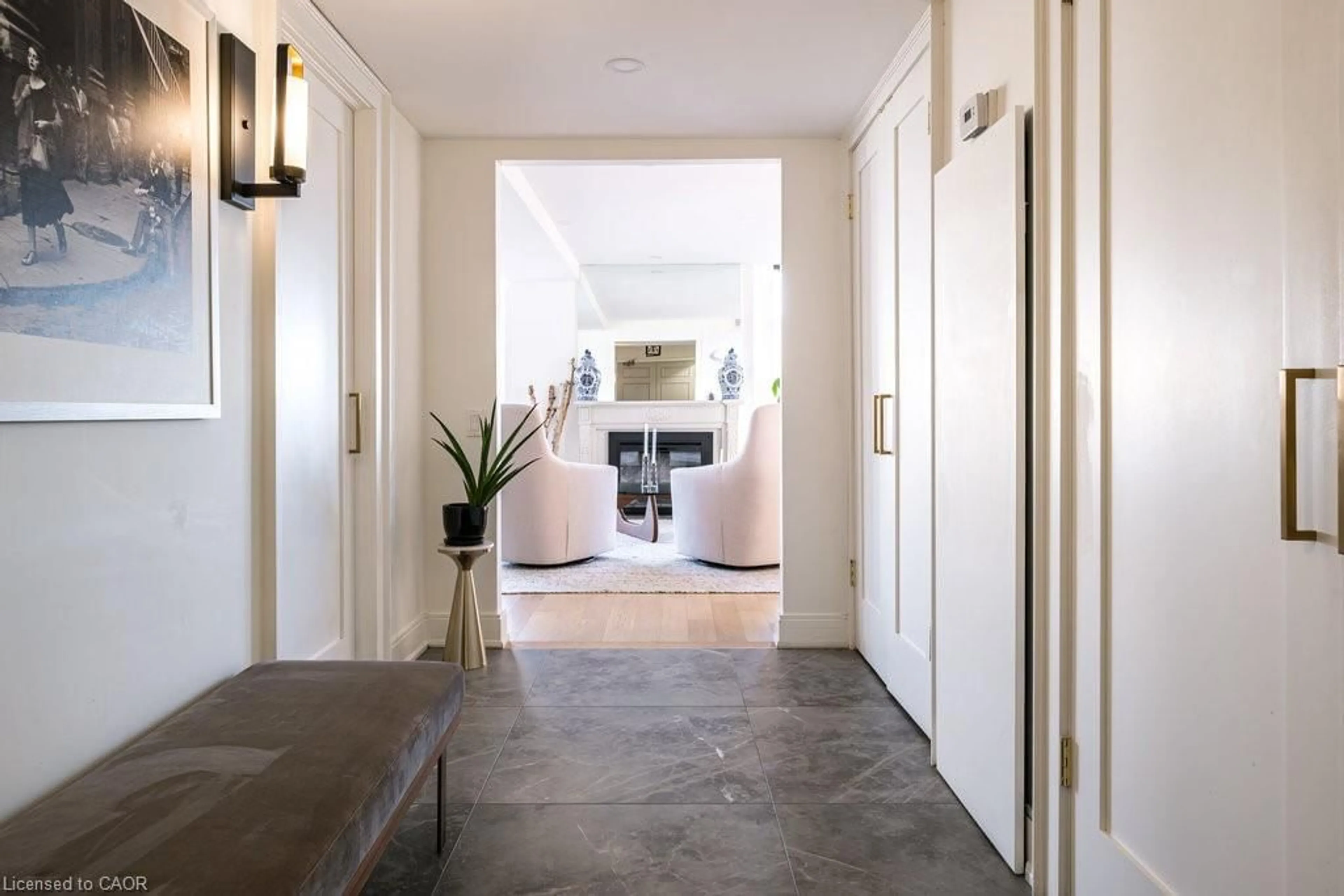 Indoor entryway for 49 Robinson St #900, Hamilton Ontario L8P 1Y7