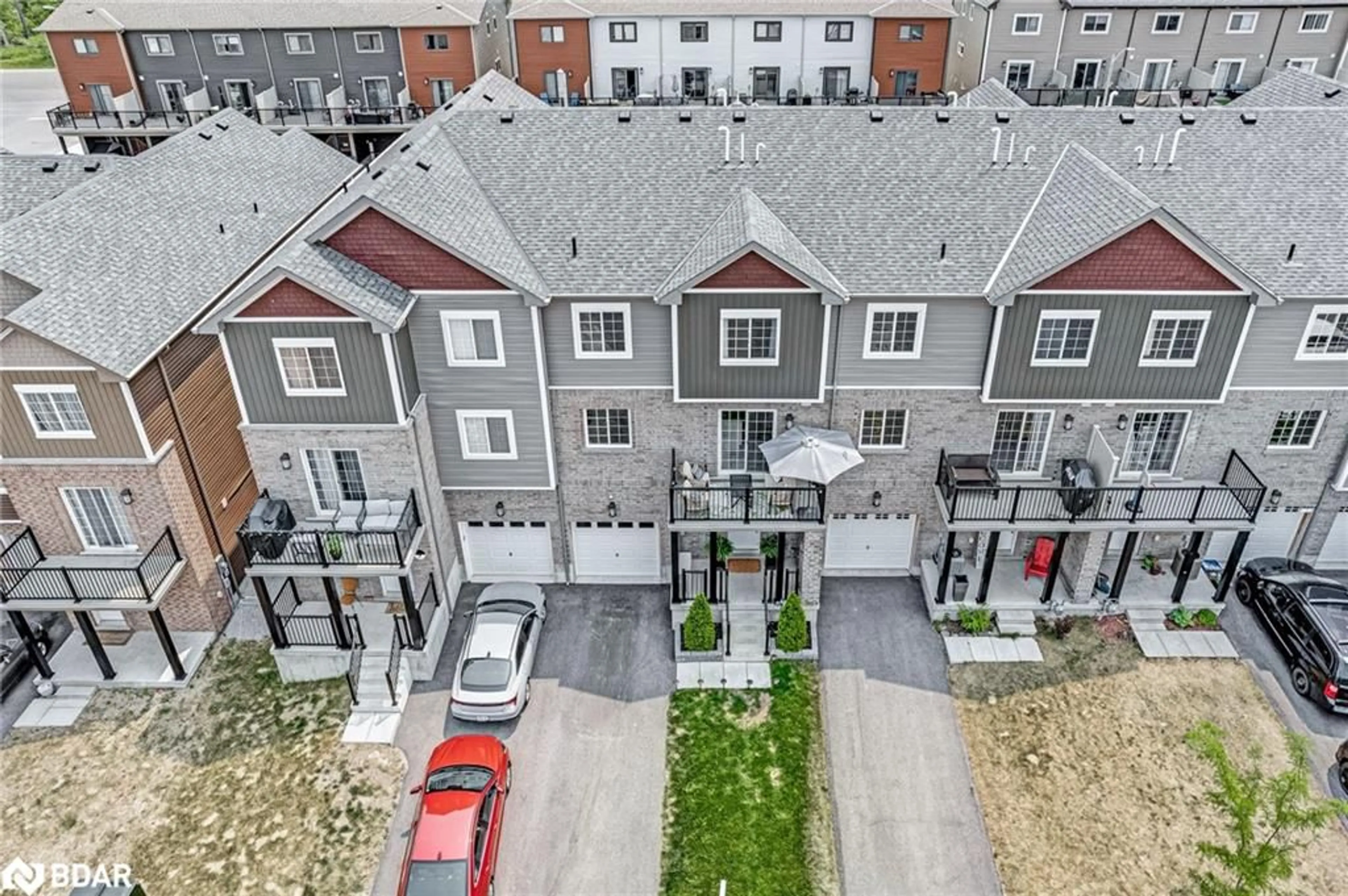 A pic from outside/outdoor area/front of a property/back of a property/a pic from drone, street for 11 Kodiak Terr, Barrie Ontario L9J 0J4