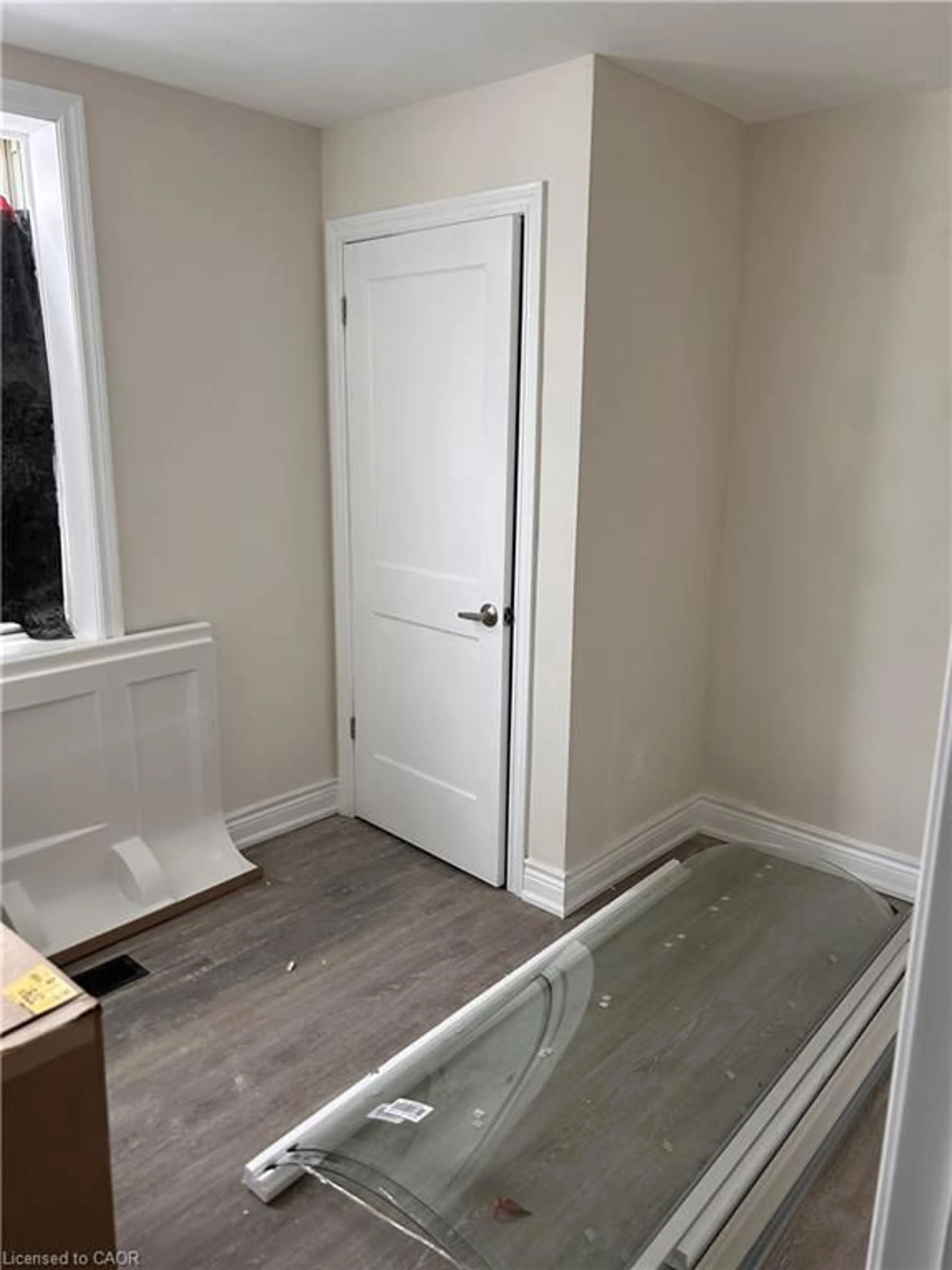 A pic of a room for 33-35 Wood St, Hamilton Ontario L8L 3Y2