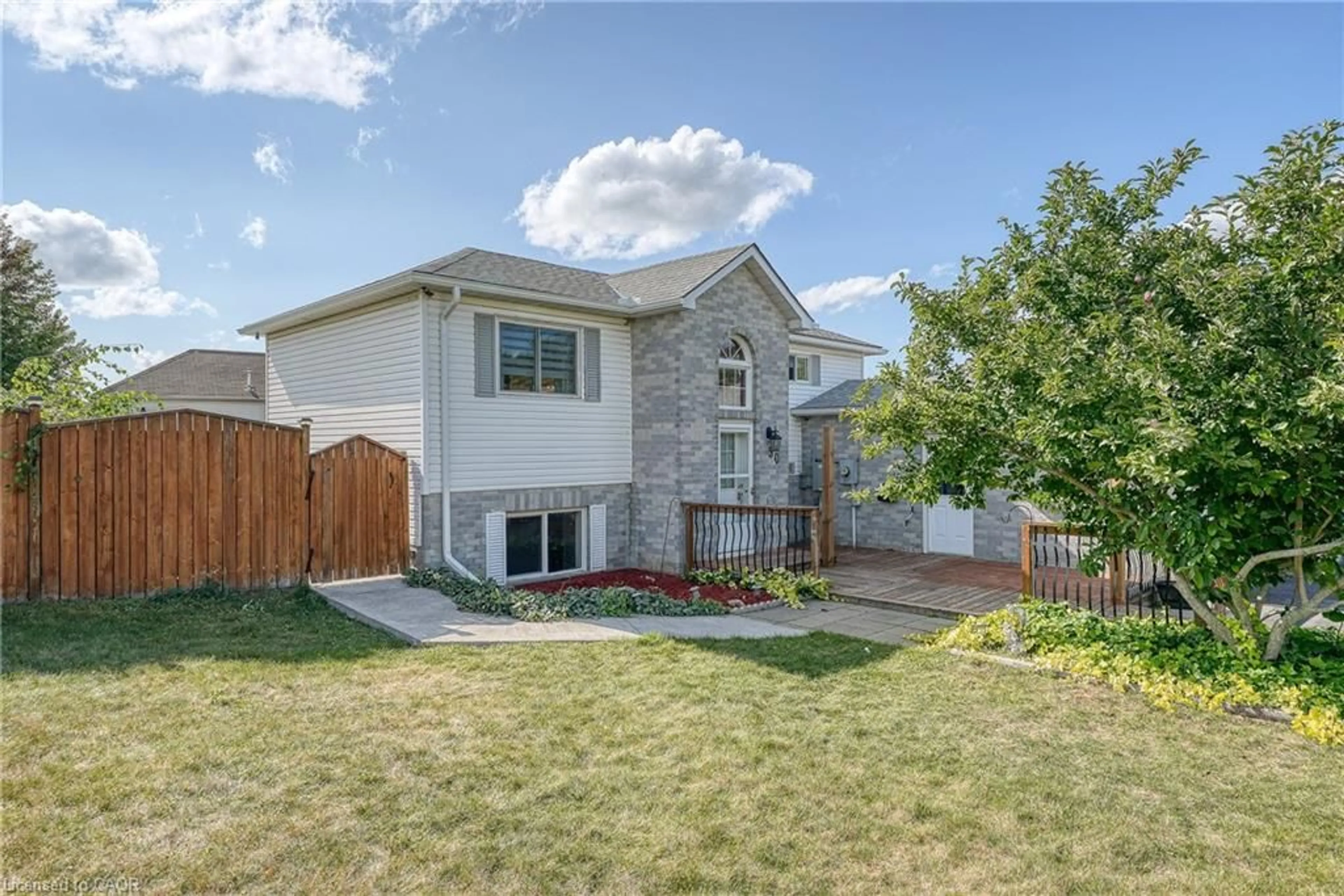 Home with vinyl exterior material, street for 50 Pebble Beach Crt, Woodstock Ontario N4S 8X2