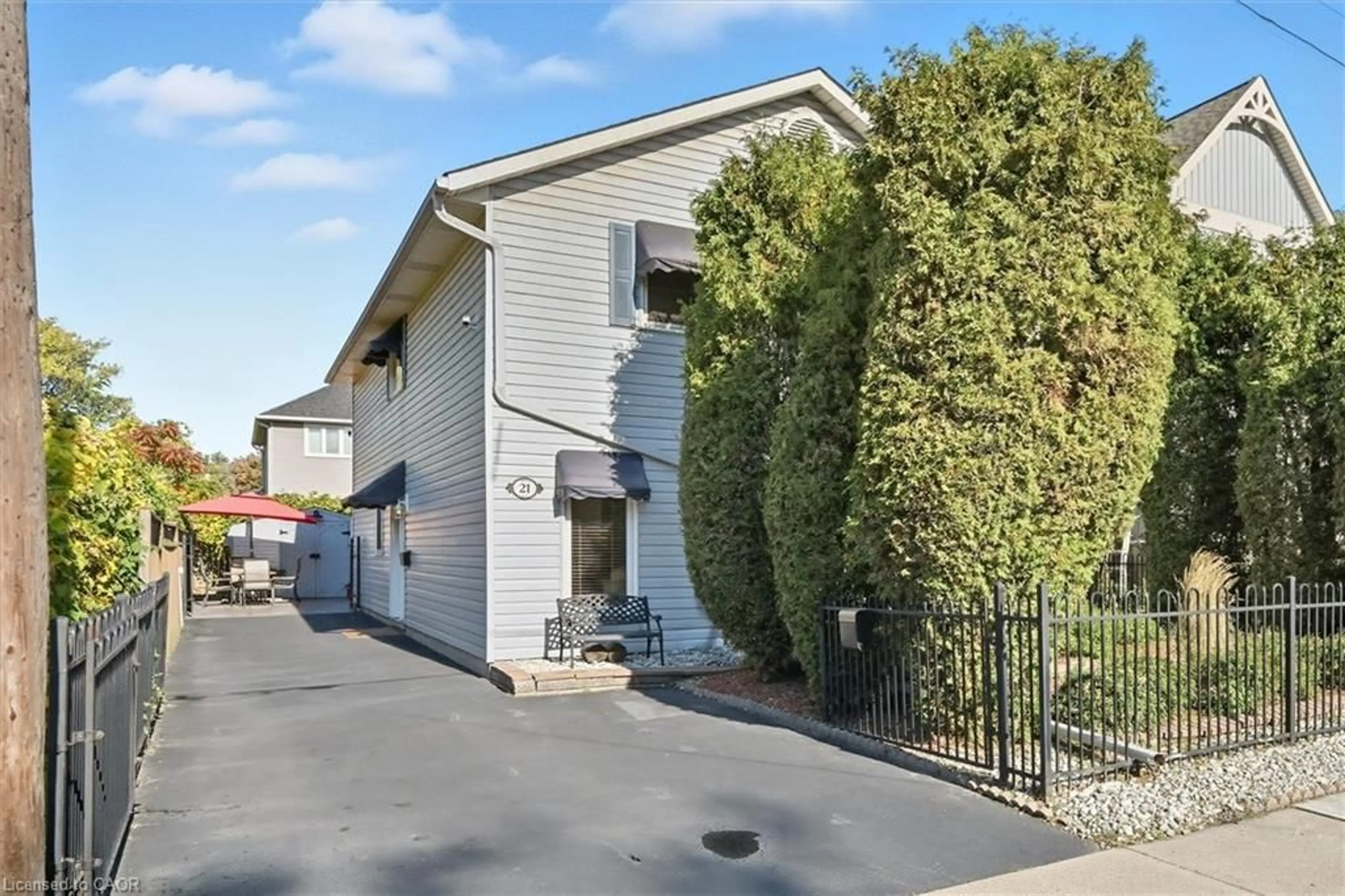 Patio, street for 21 Arden Ave, Hamilton Ontario L8H 7C2