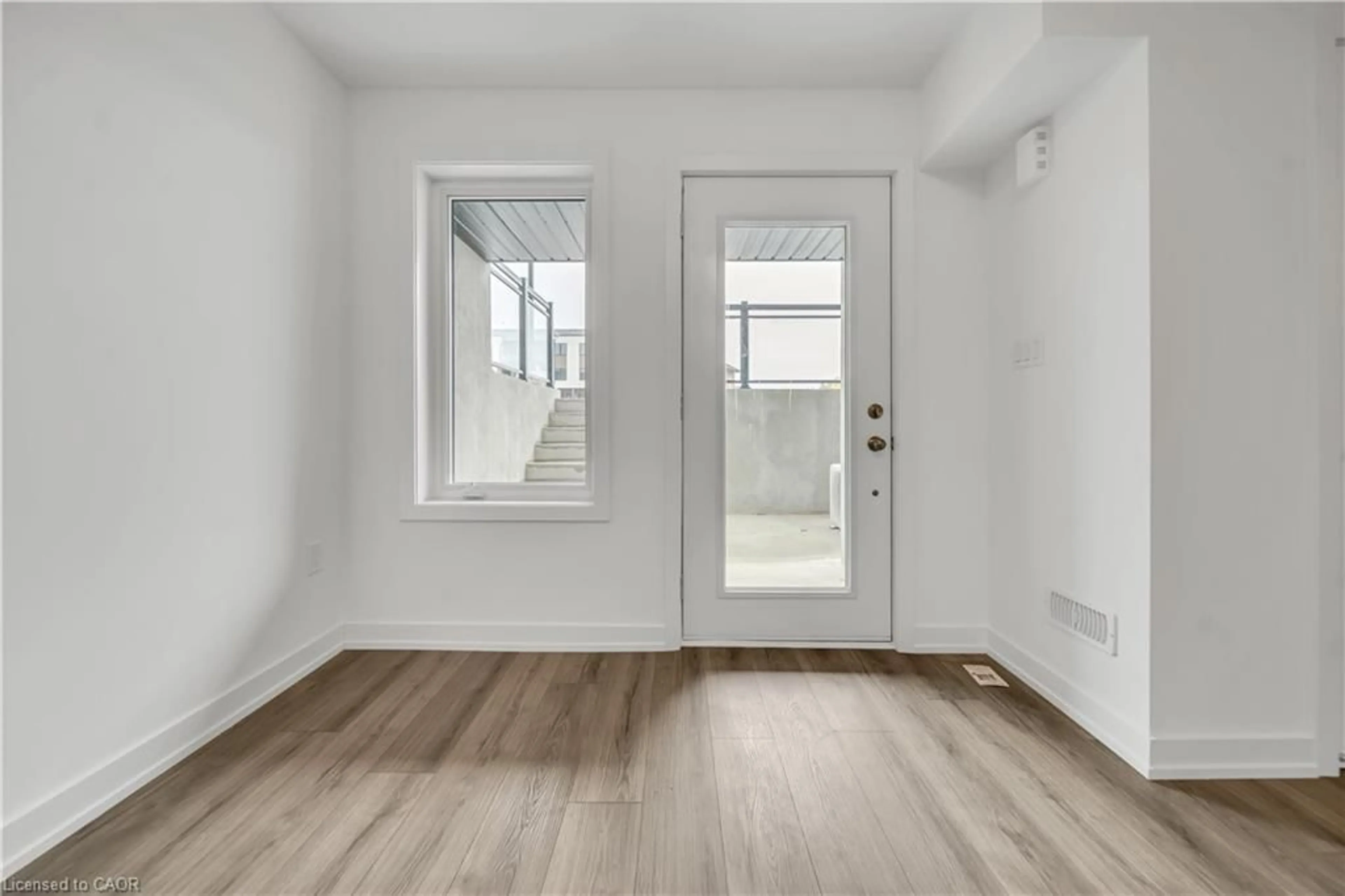 Indoor entryway for 940 David St #81, Wellington Ontario N1M 0L7
