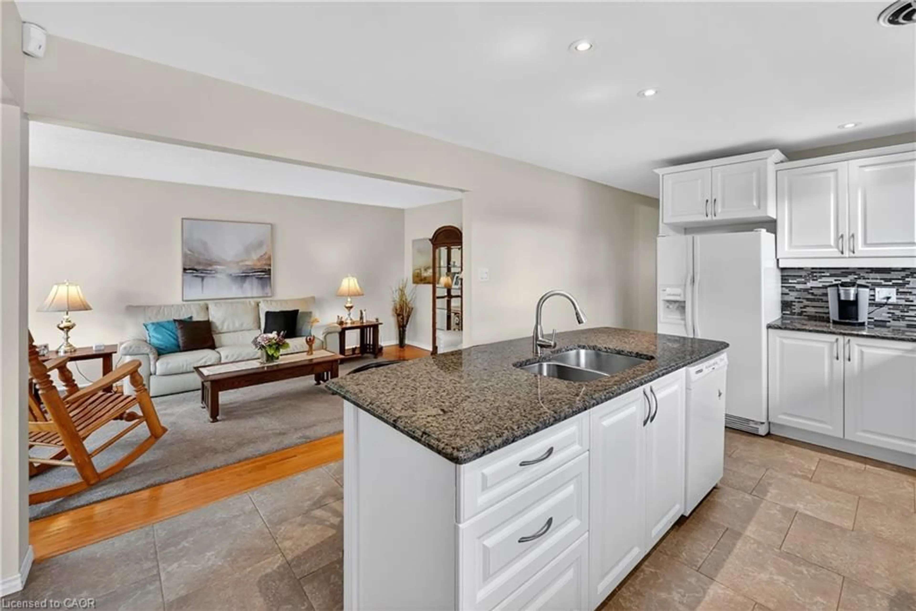 Open concept kitchen, ceramic/tile floor for 120 Kinross St, Caledonia Ontario N3W 1K1