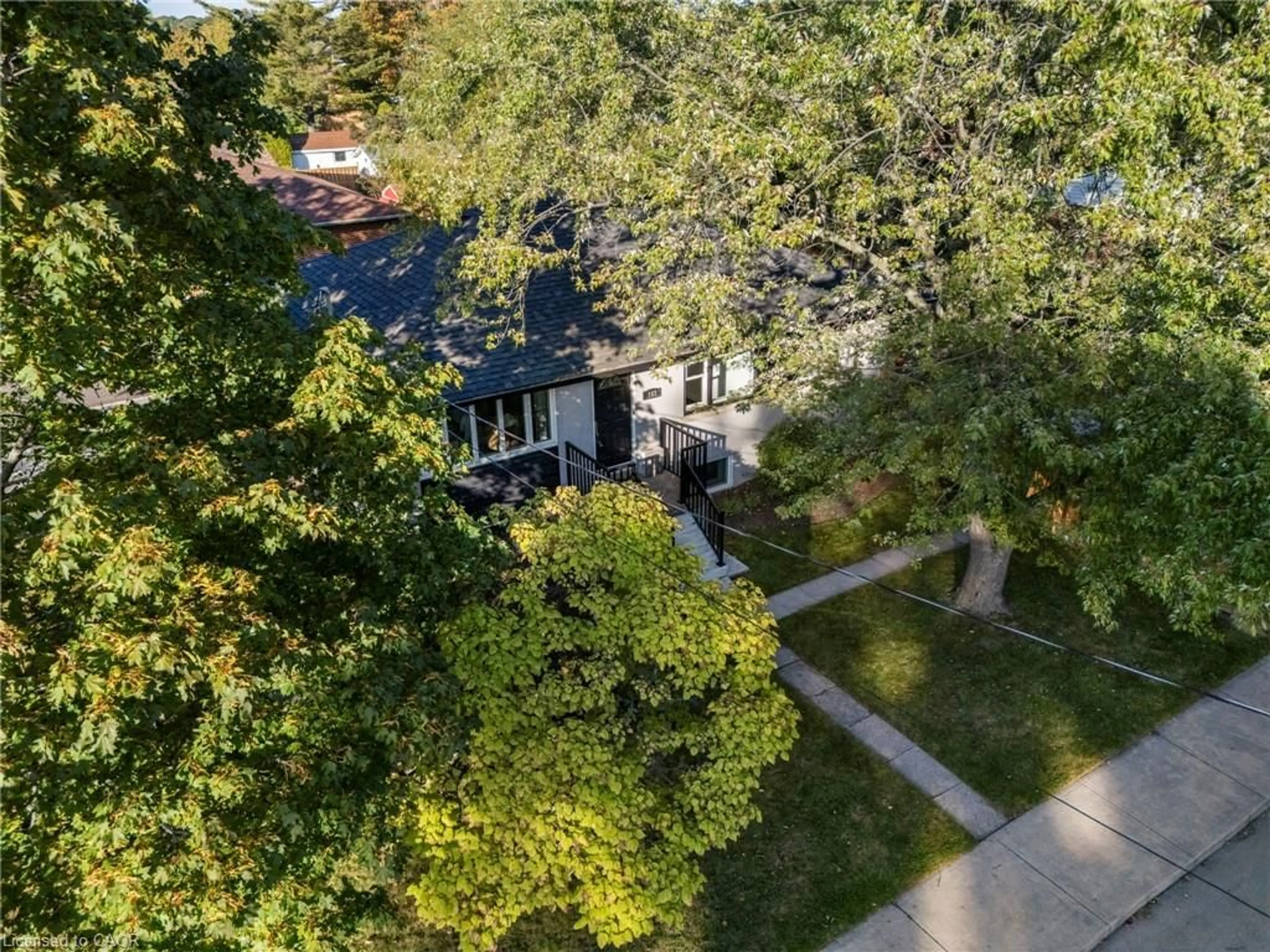 A pic from outside/outdoor area/front of a property/back of a property/a pic from drone, street for 103 Wise Cres, Hamilton Ontario L8T 2L7