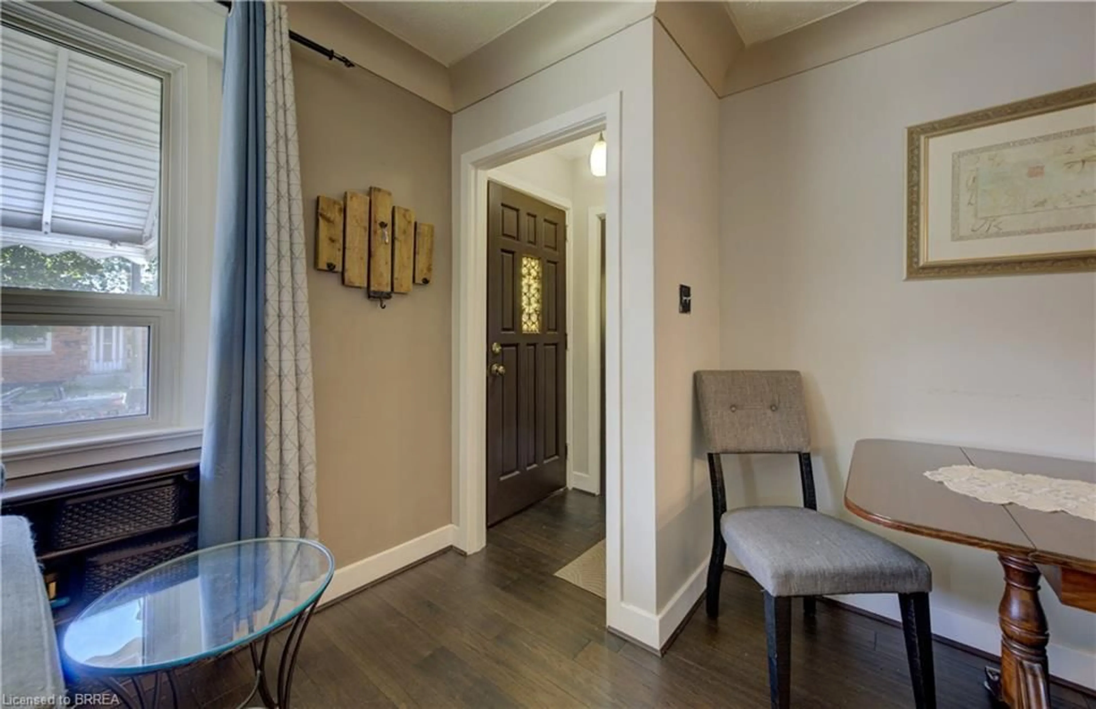 Indoor entryway for 81 Strathcona Ave, Brantford Ontario N3S 1T7