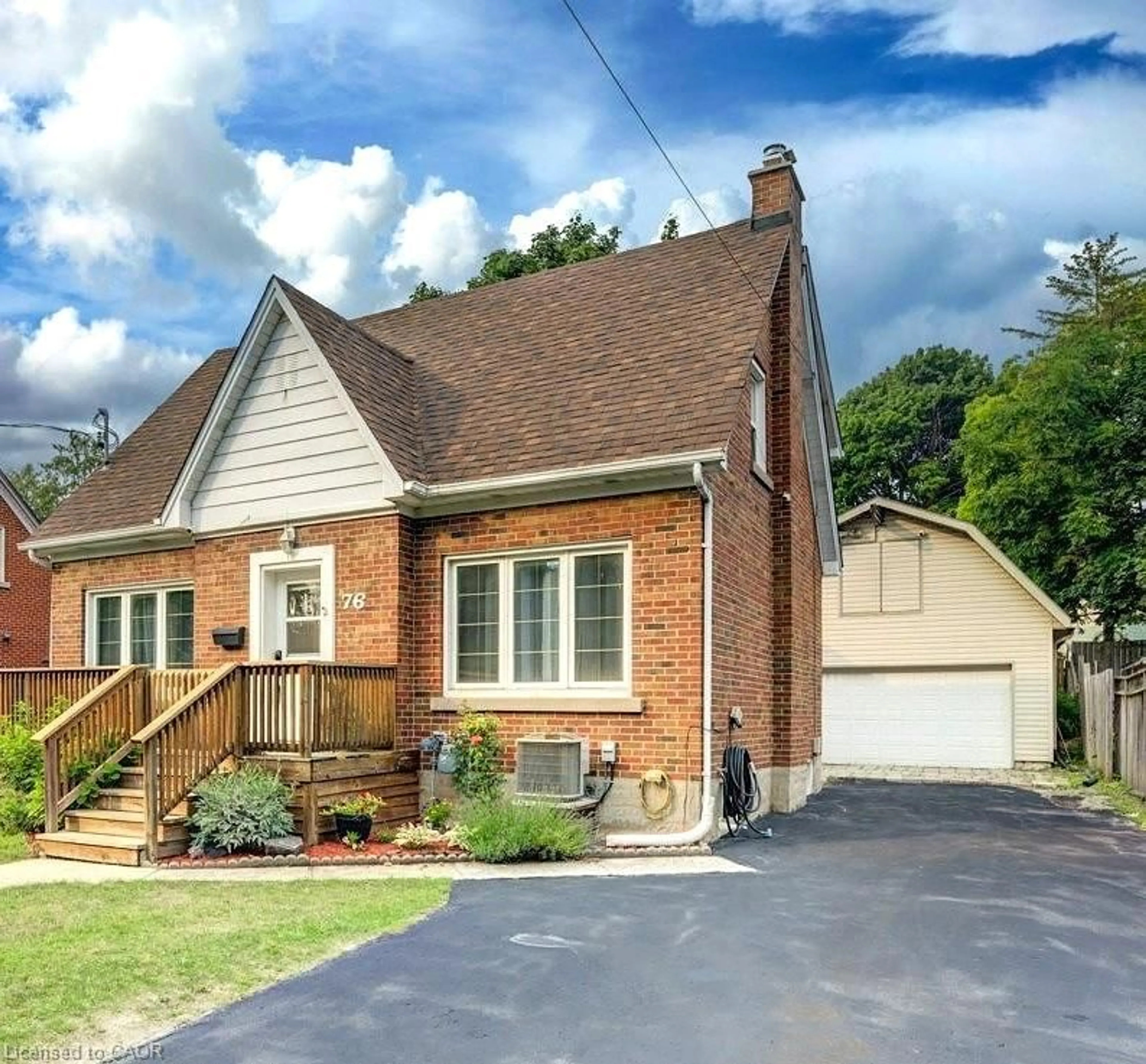 Home with brick exterior material, street for 76 Brentwood Ave, Kitchener Ontario N2H 2C8