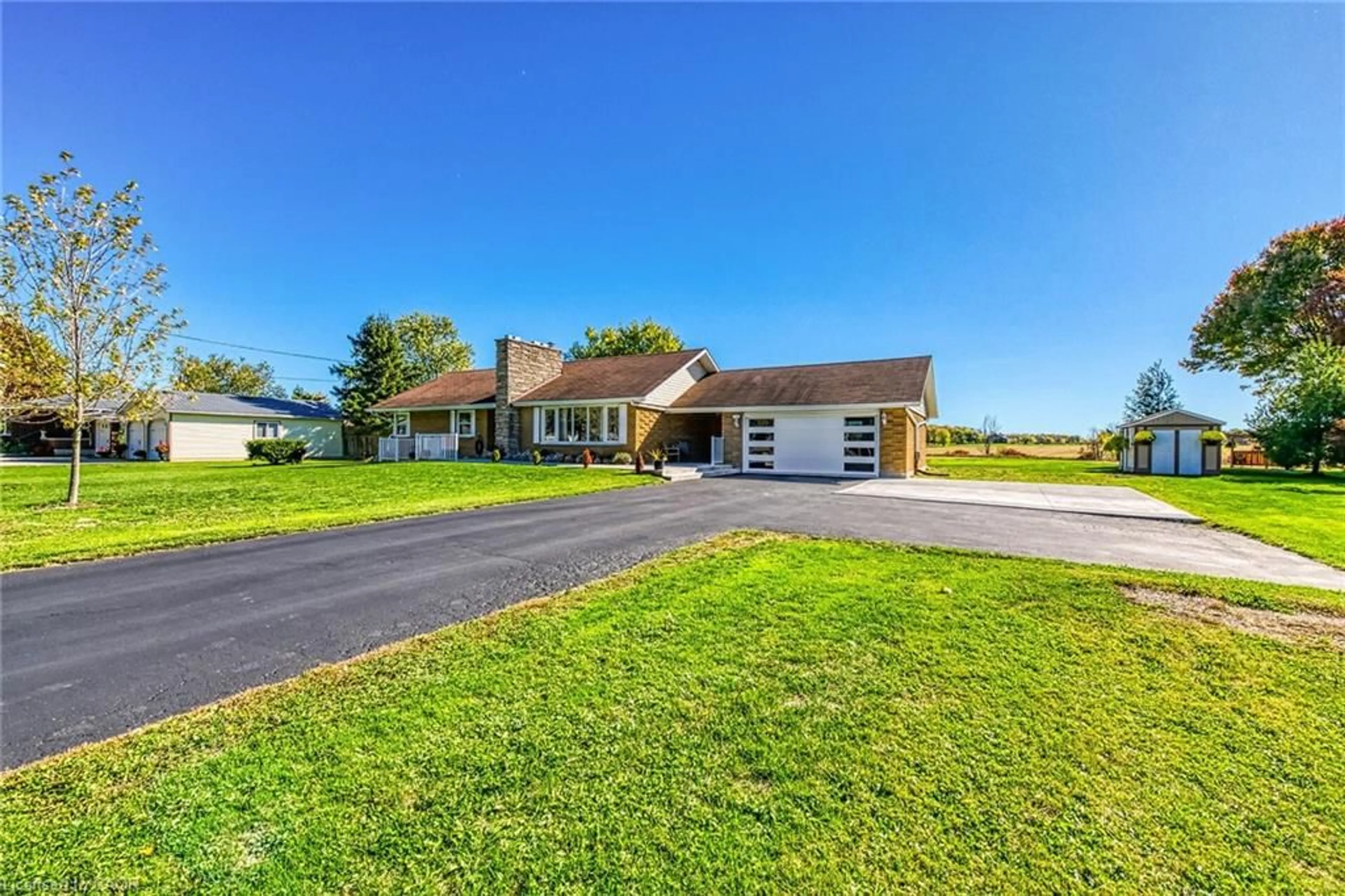 A pic from outside/outdoor area/front of a property/back of a property/a pic from drone, water/lake/river/ocean view for 7082 Rainham Rd, Dunnville Ontario N1A 2W8