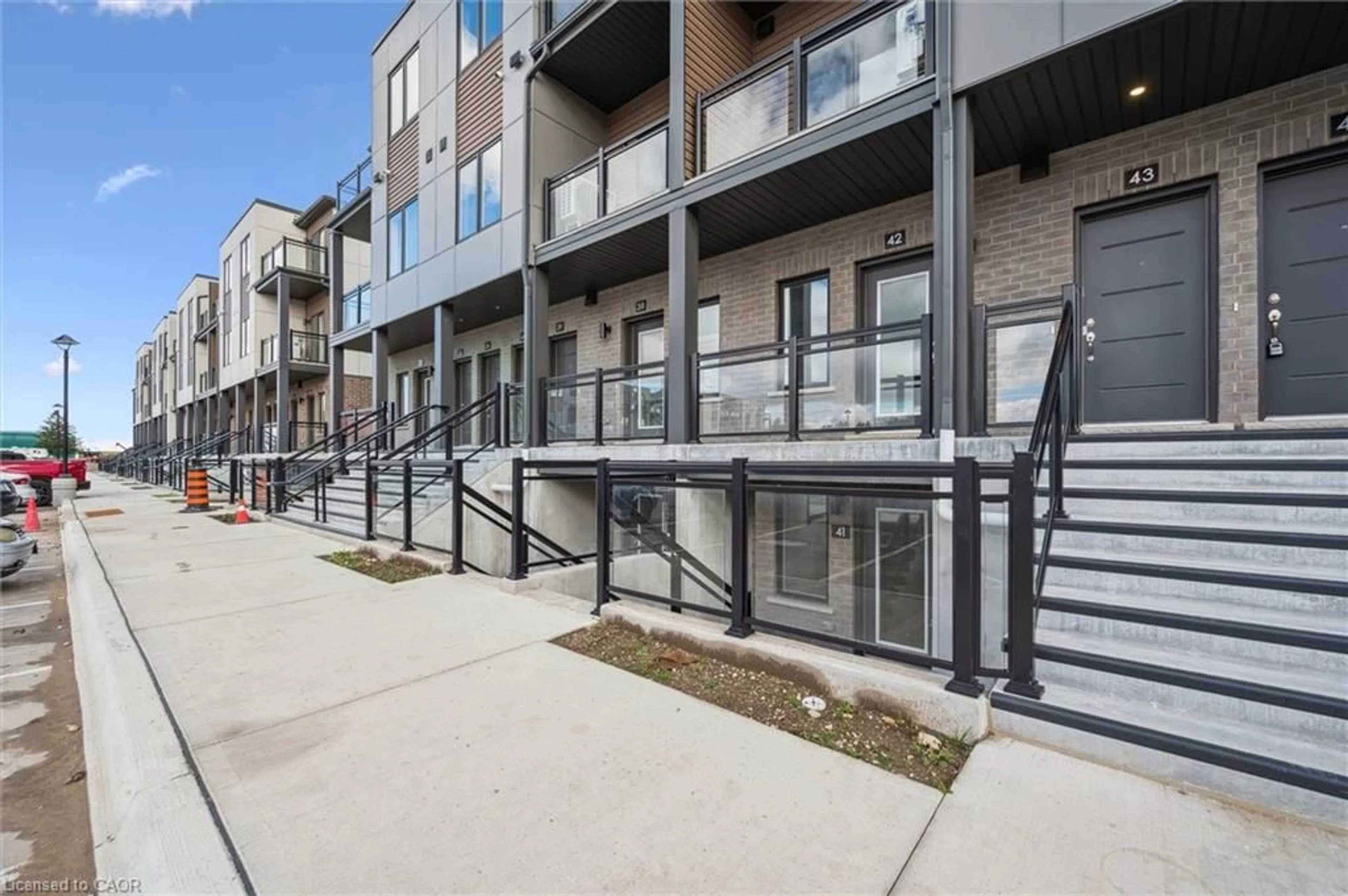 Patio, street for 940 St. David St #41, Fergus Ontario N1M 0L7