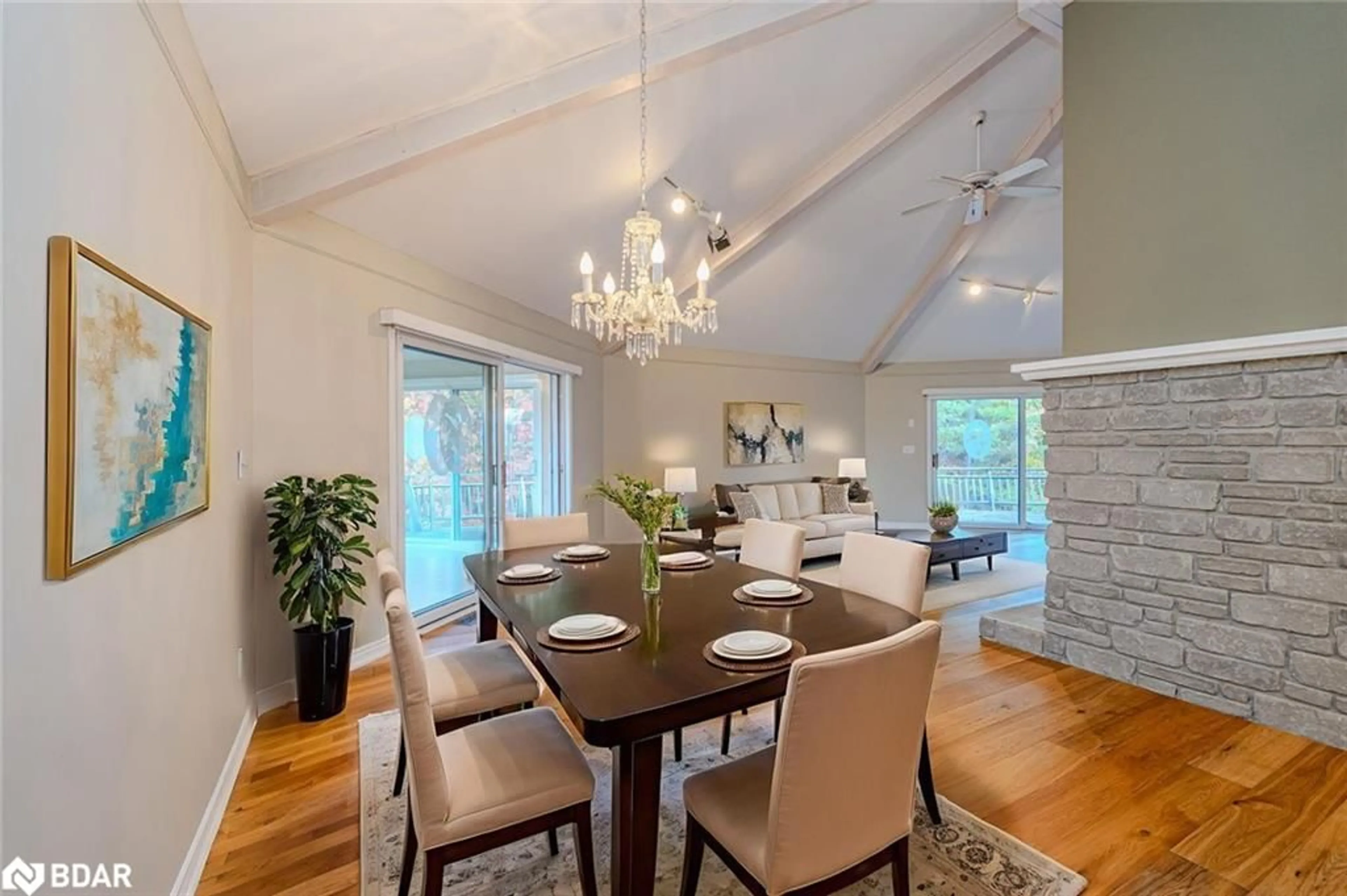 Dining room, wood/laminate floor for 1564 Honey Harbour Road, Georgian Bay Ontario L0K 1S0