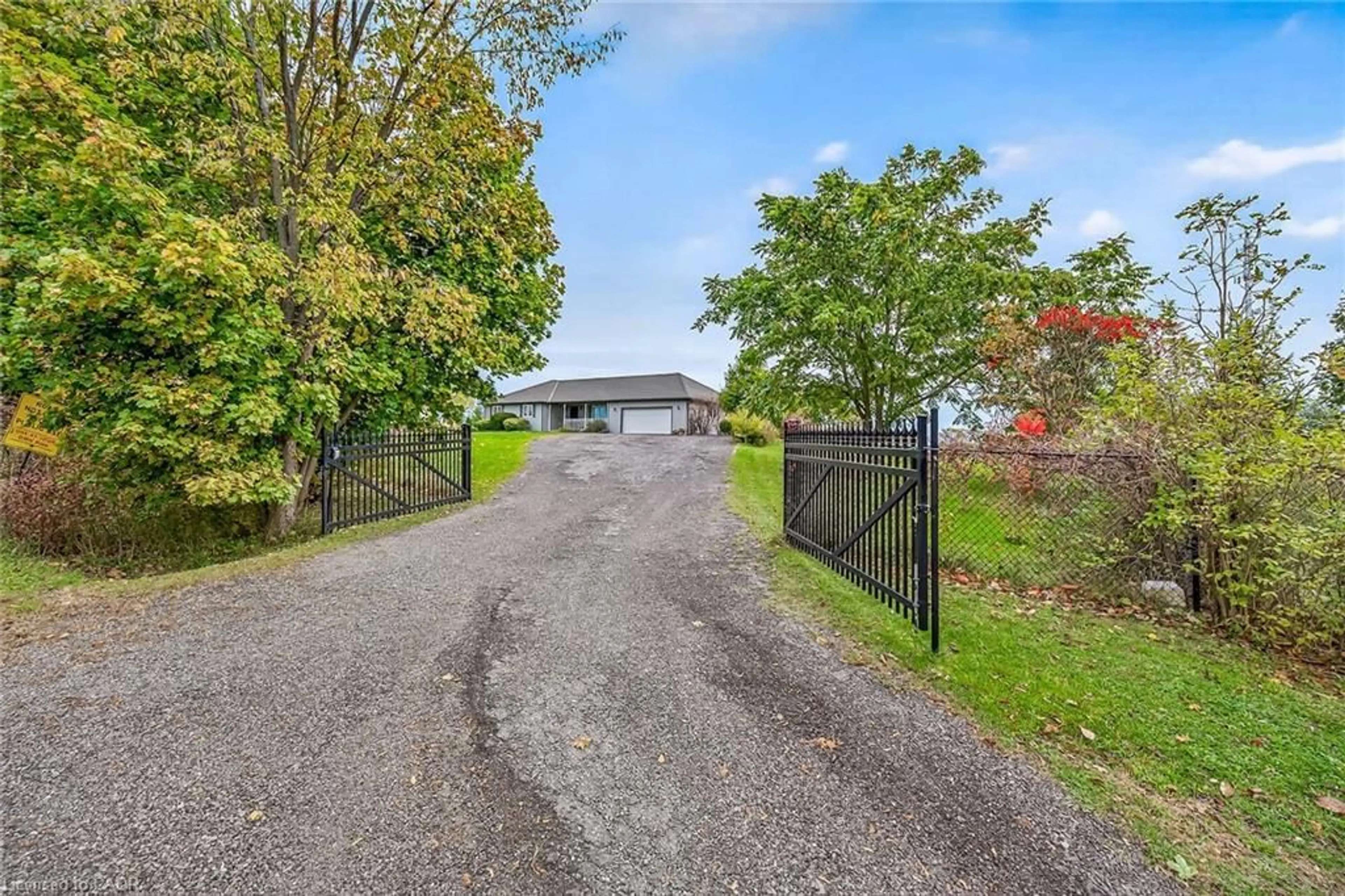 A pic from outside/outdoor area/front of a property/back of a property/a pic from drone, street for 2905 South Grimsby Road 6, Smithville Ontario L0R 2A0
