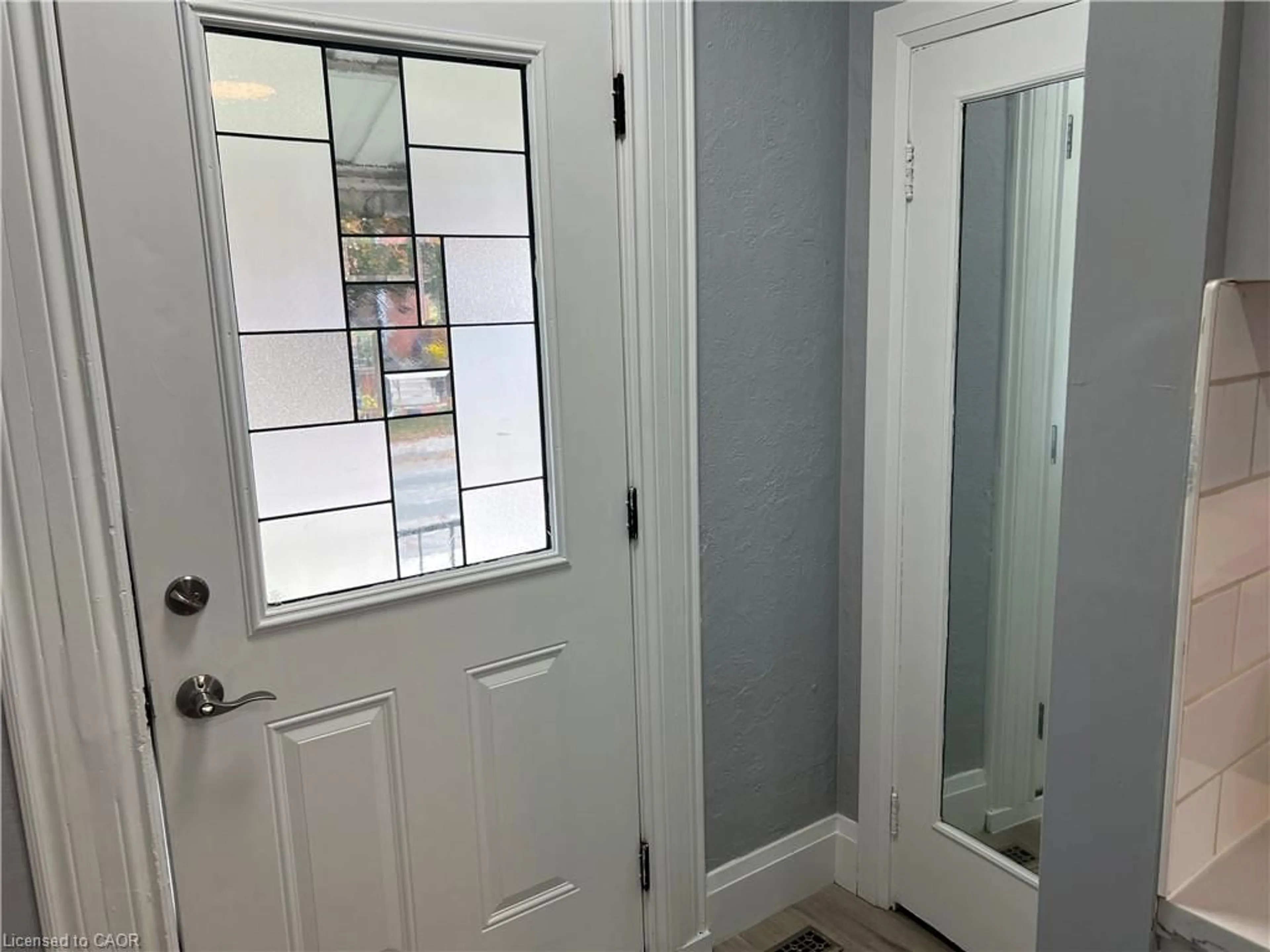 Indoor entryway for 25 West 3rd St, Hamilton Ontario L9C 3J8