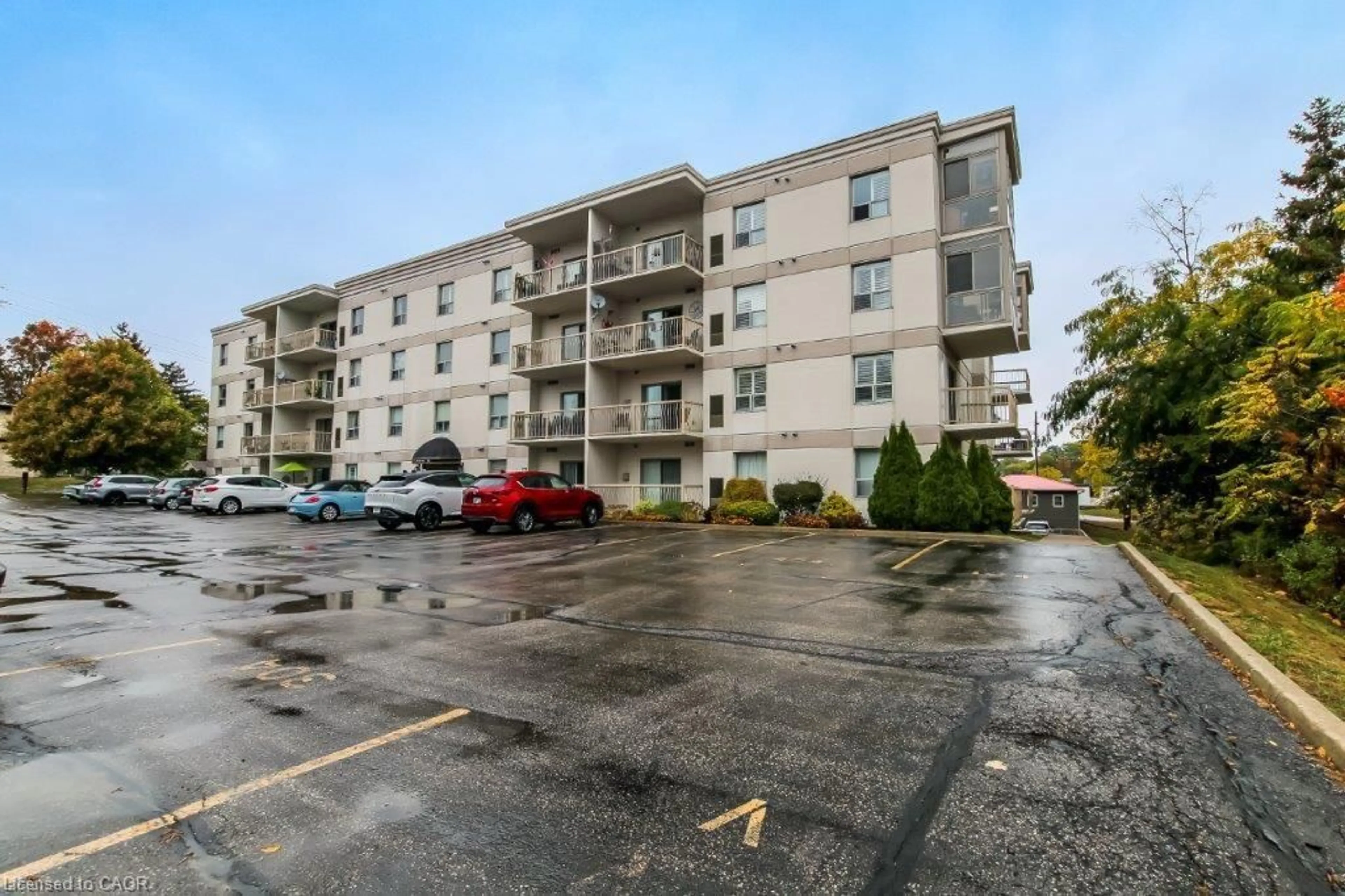 Patio, unknown for 12 St Andrew St #105, Port Dover Ontario N0A 1N1