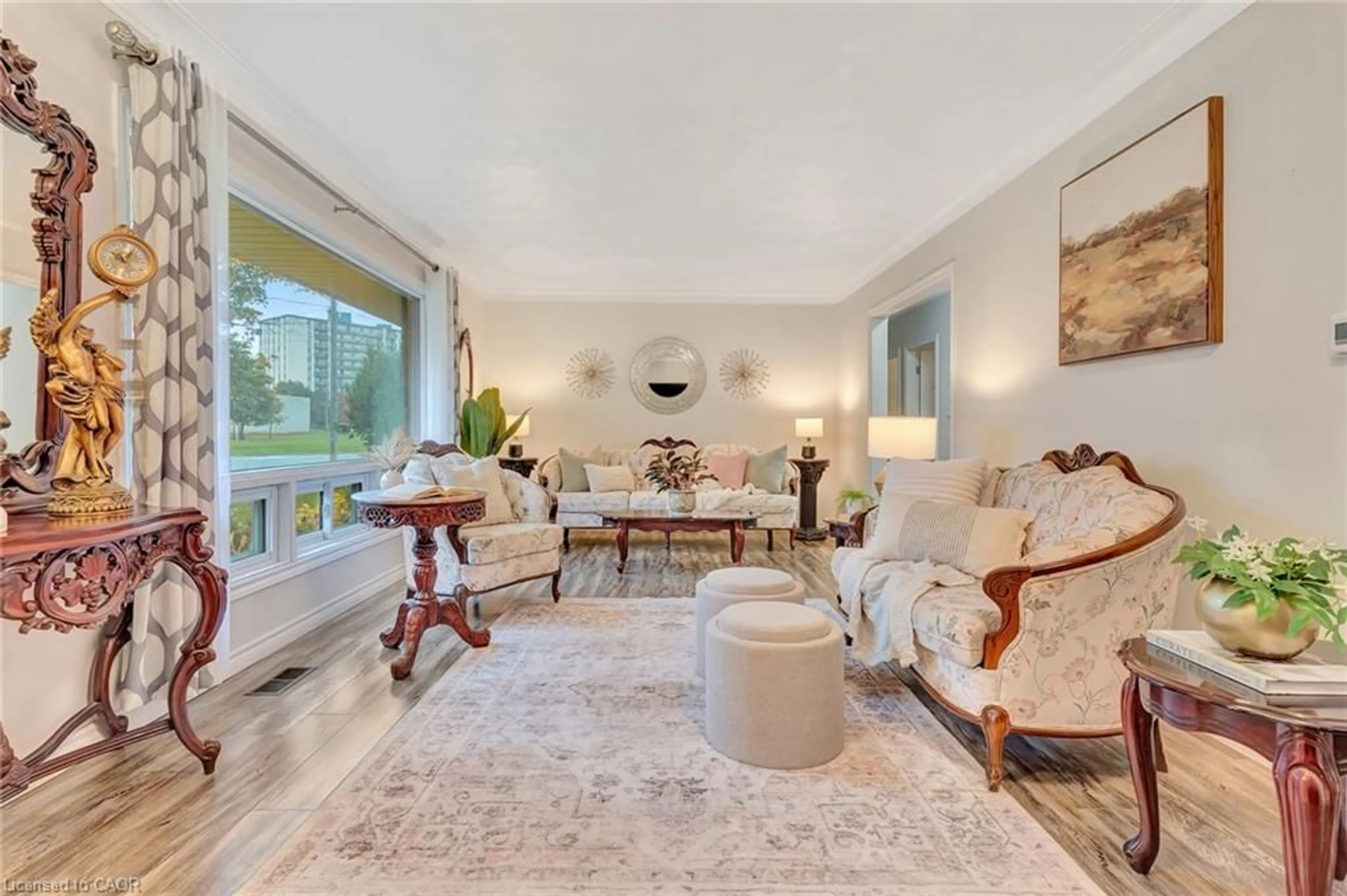 Living room with furniture, unknown for 29 Pusey Blvd, Brantford Ontario N3R 2S1