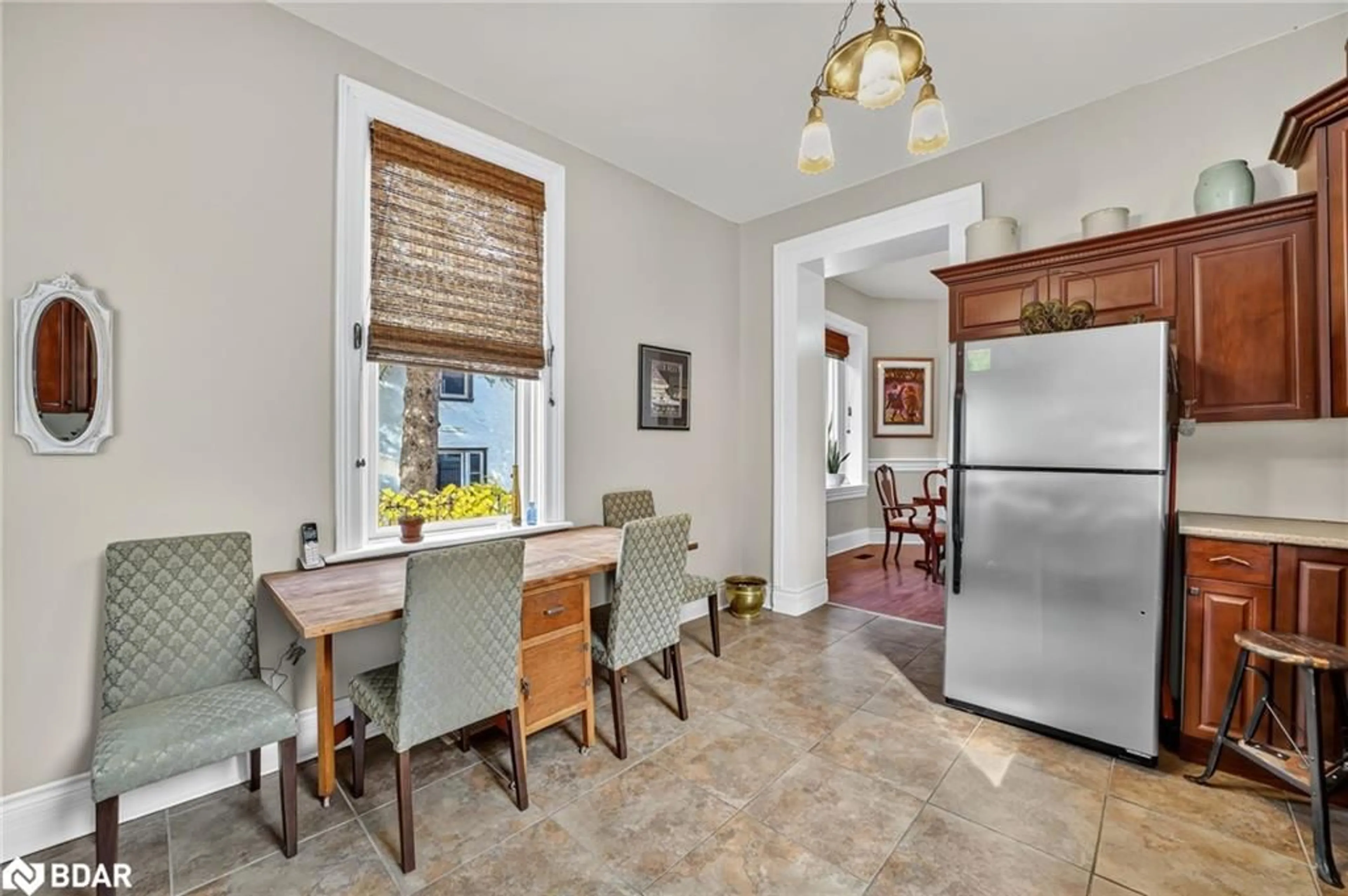 Dining room, ceramic/tile floor for 72 Banfield St, Paris Ontario N3L 2Z1