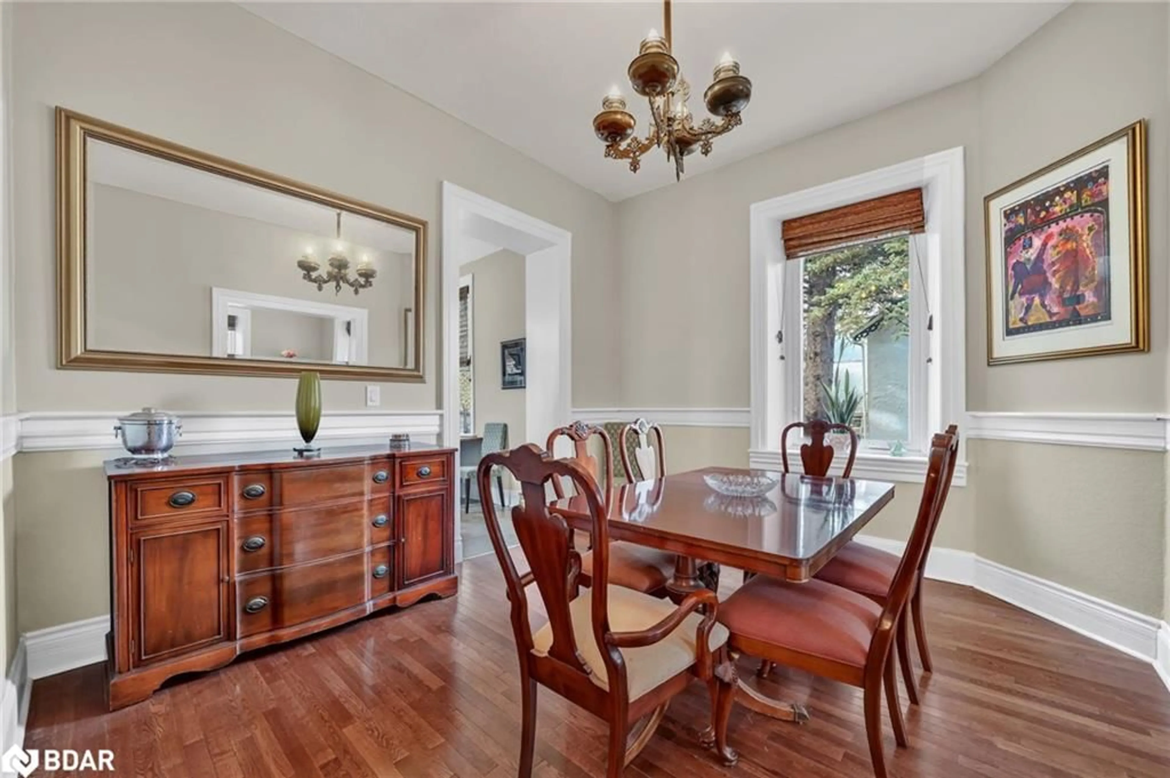 Dining room, wood/laminate floor for 72 Banfield St, Paris Ontario N3L 2Z1