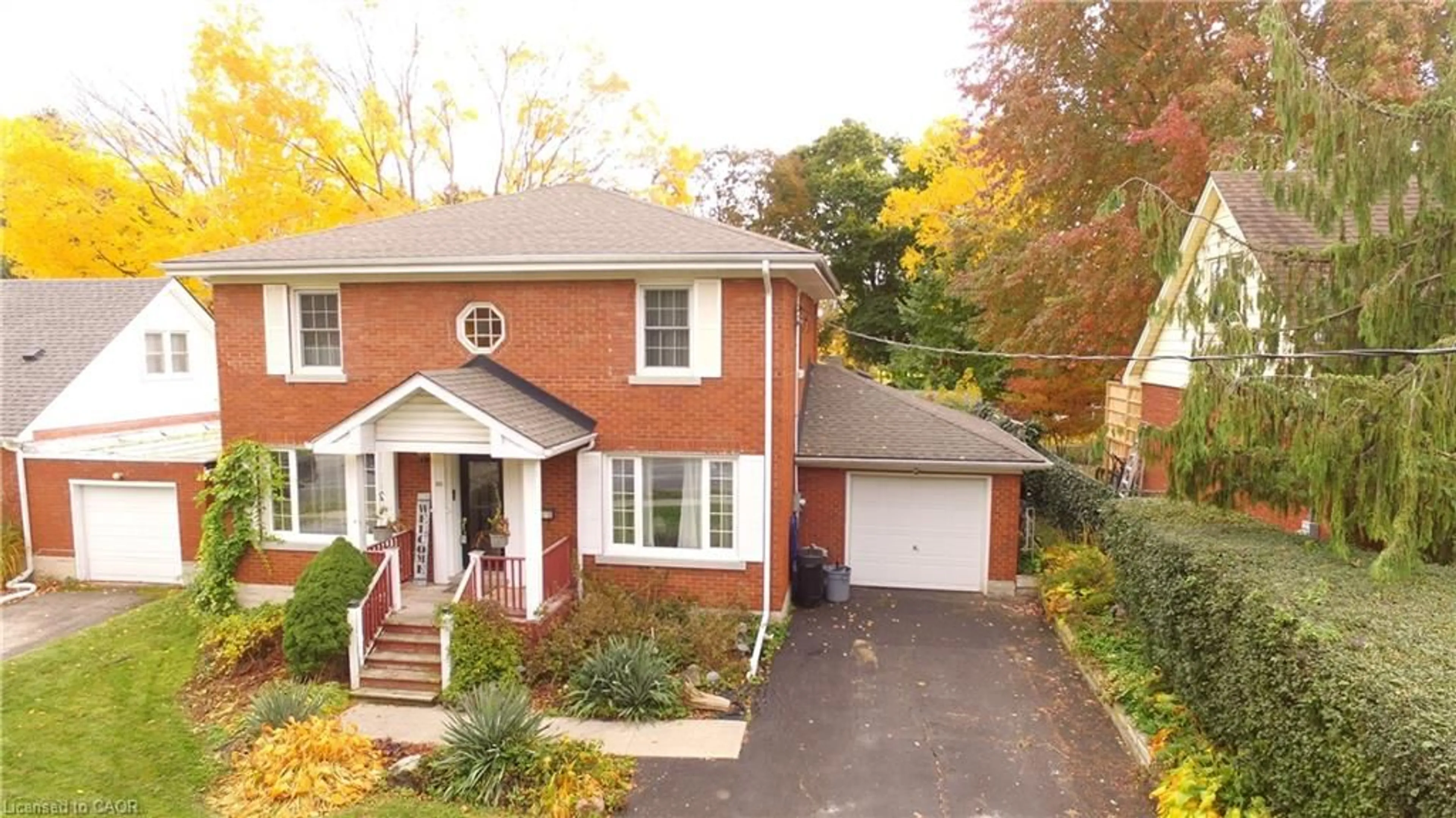 Home with brick exterior material, street for 113 Edmund Rd, Kitchener Ontario N2H 1J7