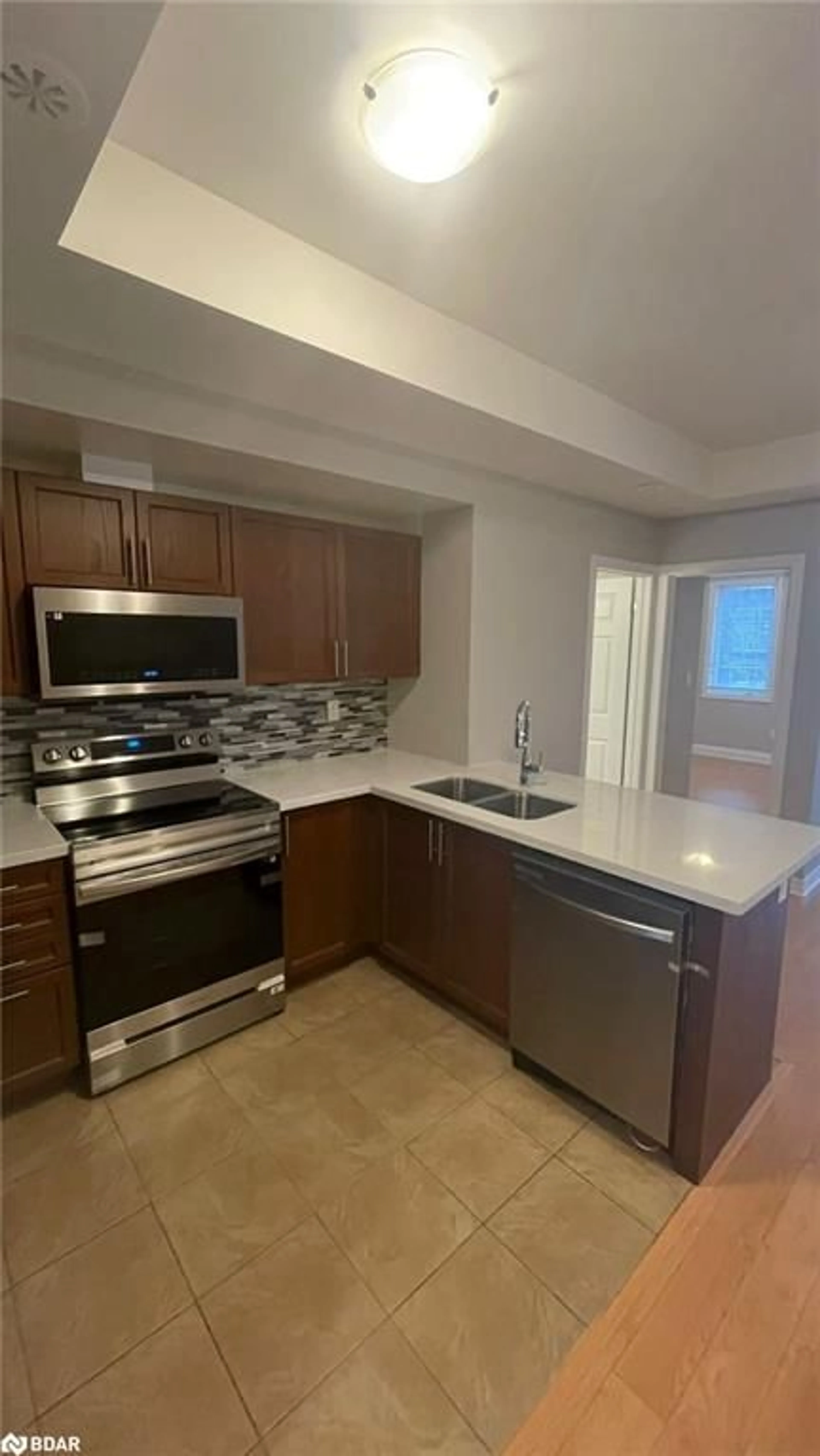 Standard kitchen, ceramic/tile floor for 2420 Baronwood Dr #32-02, Oakville Ontario L6M 0J7