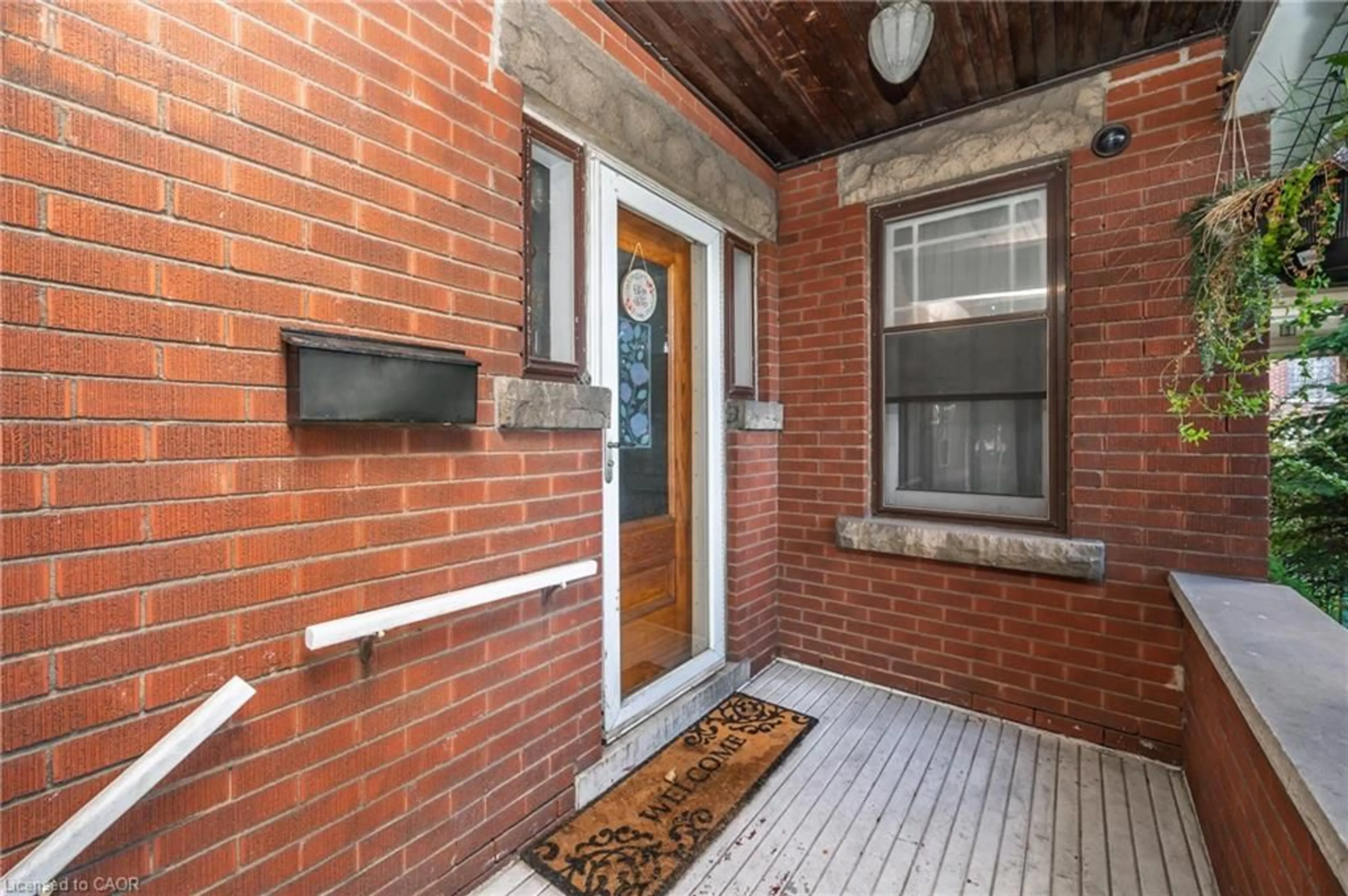 Unknown for 1088 King St, Hamilton Ontario L8M 1E3