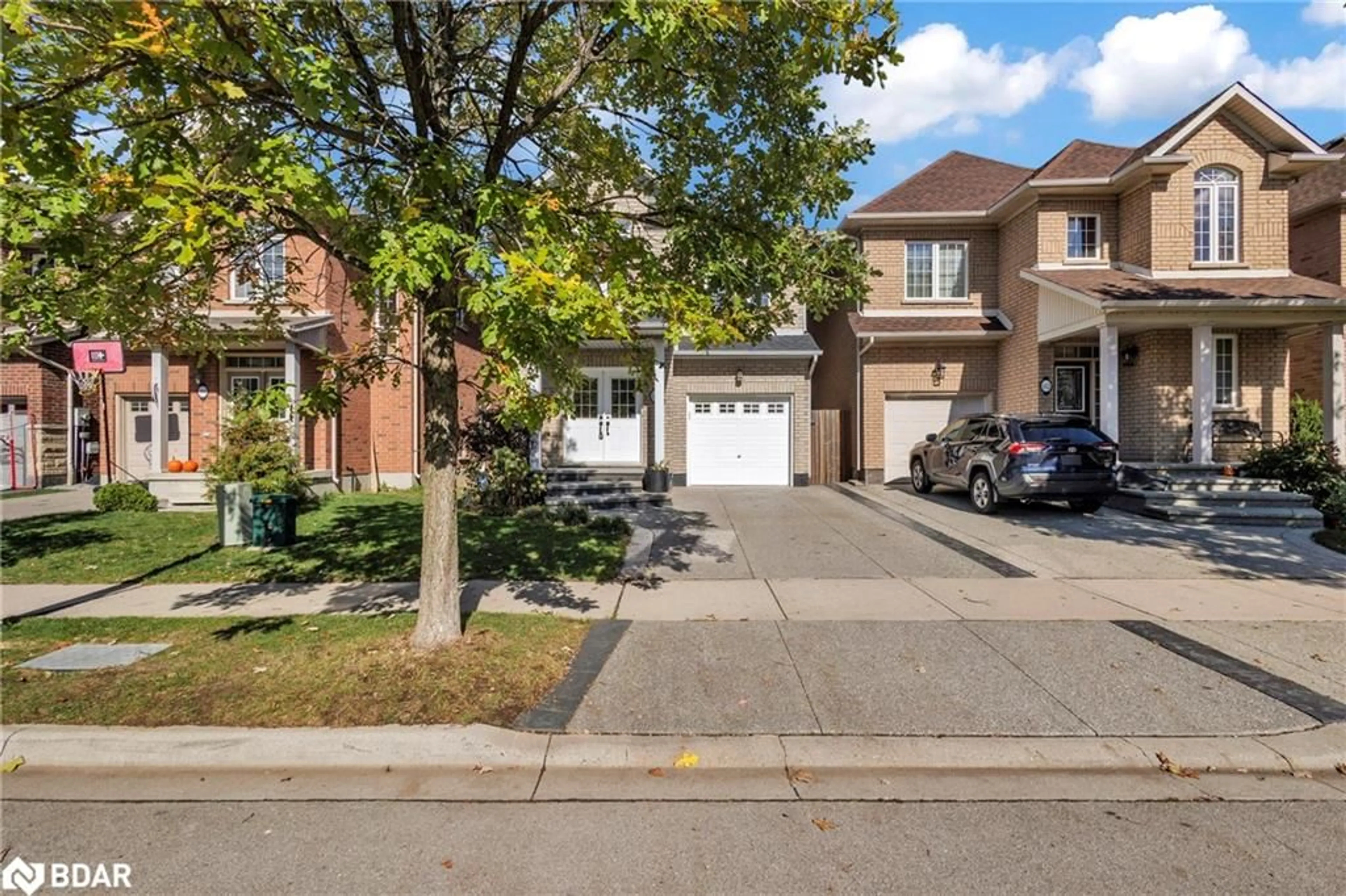 Home with brick exterior material, street for 86 Glendarling Cres, Stoney Creek Ontario L8E 0B1
