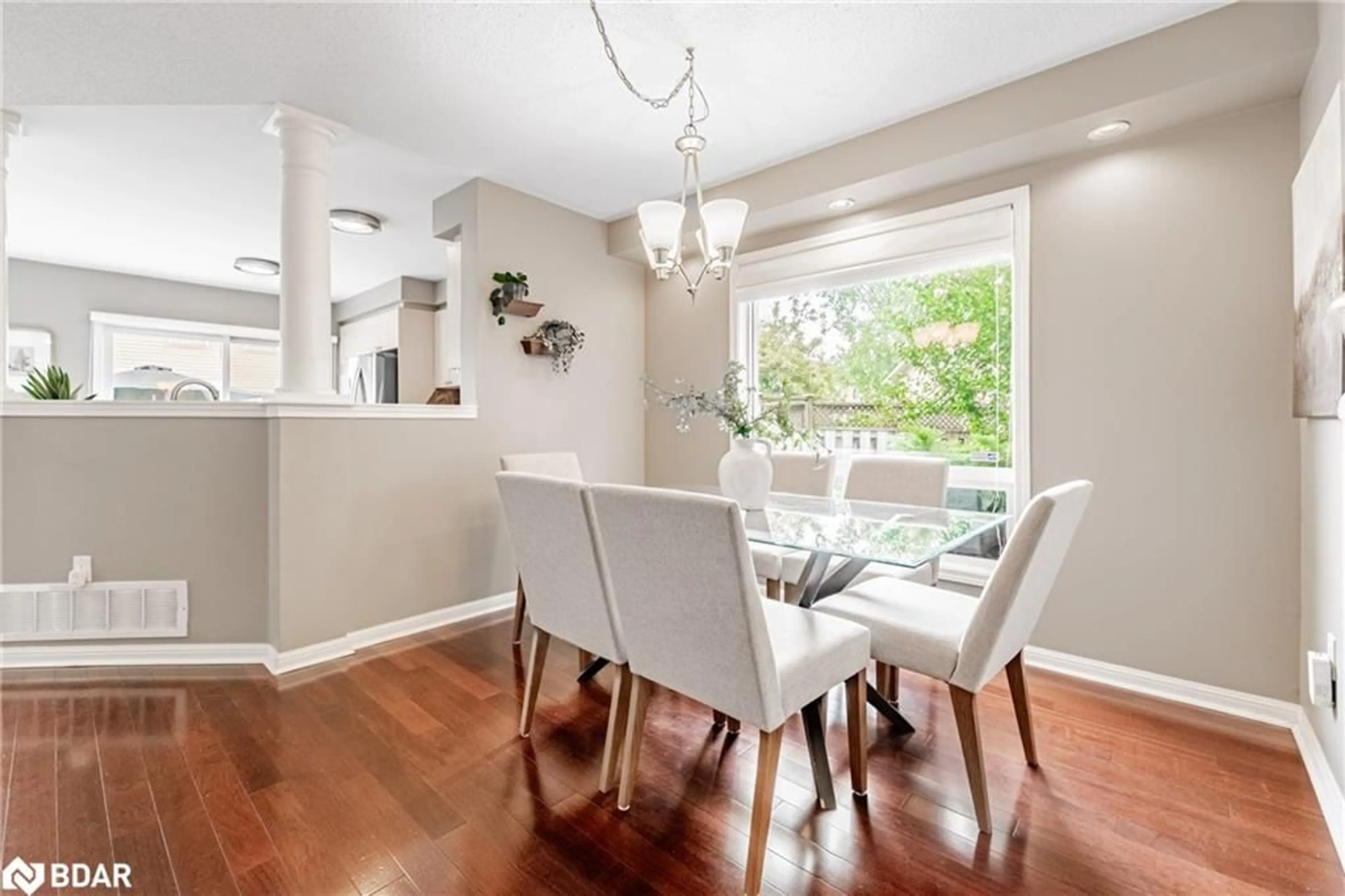 Dining room, wood/laminate floor for 402 Baverstock Cres, Milton Ontario L9T 5L1