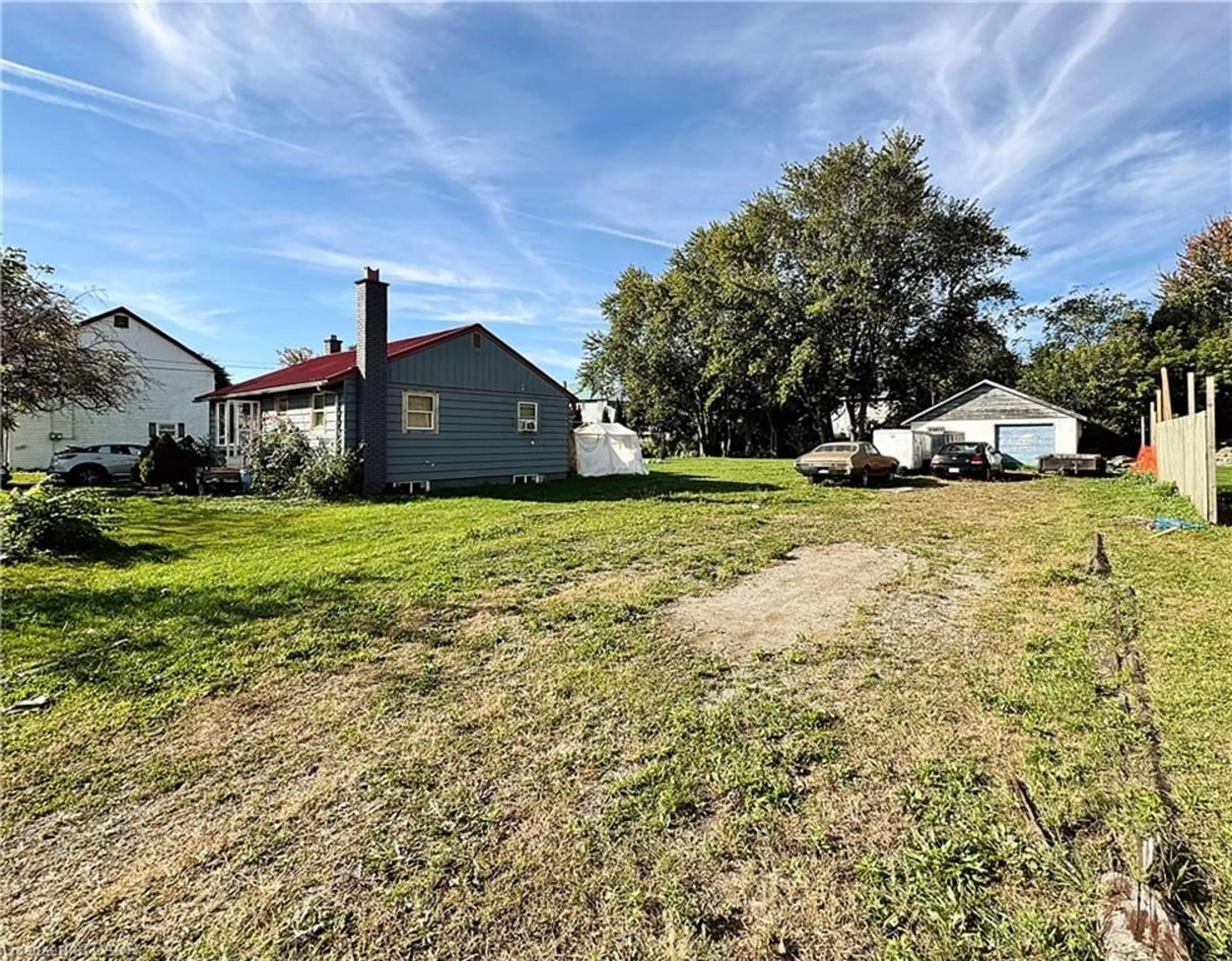 A pic from outside/outdoor area/front of a property/back of a property/a pic from drone, street for 128 Metcalfe St, Simcoe Ontario N3Y 3C1