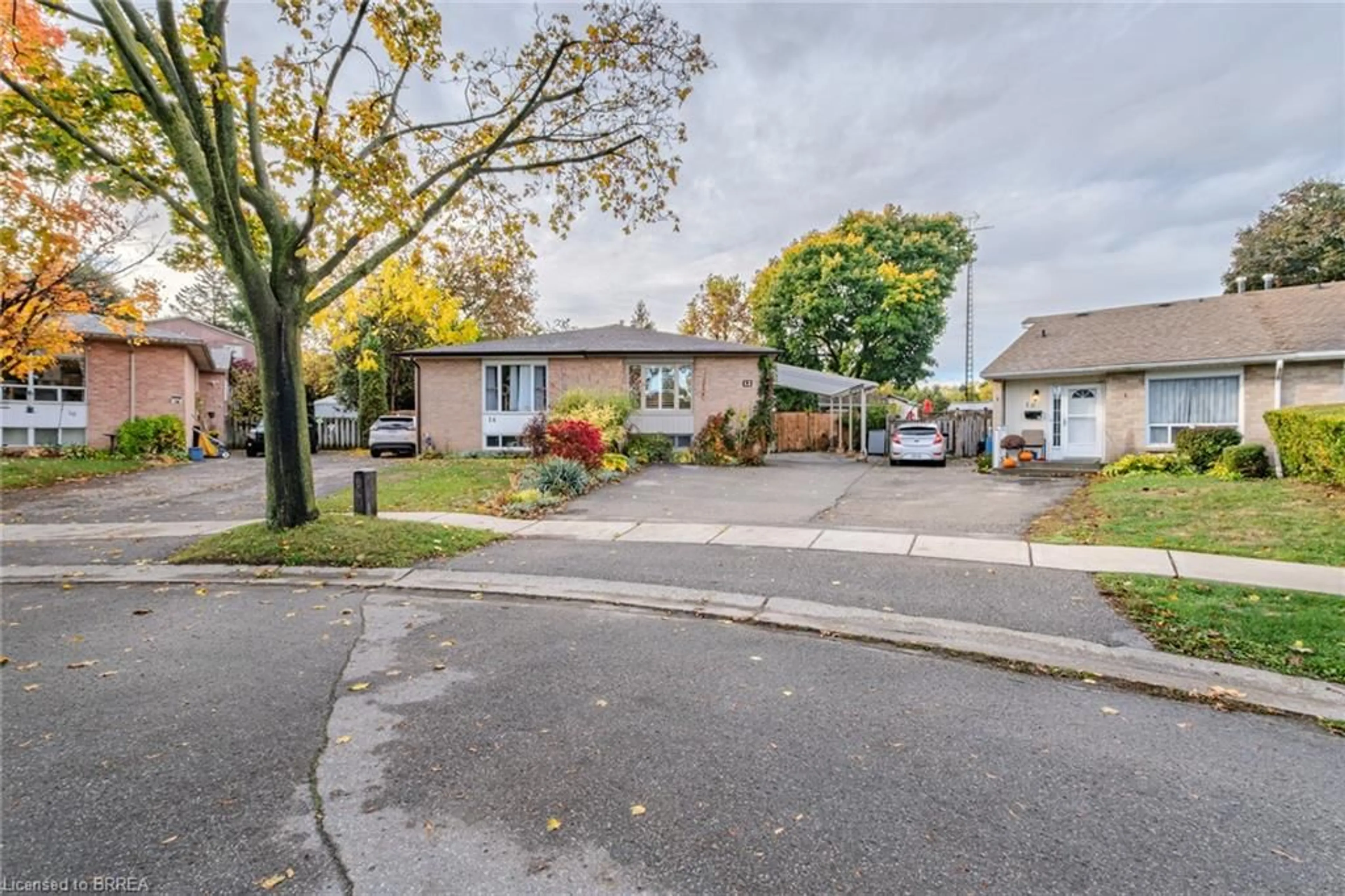 A pic from outside/outdoor area/front of a property/back of a property/a pic from drone, street for 12 Inverness St, Brantford Ontario N3V 1A8