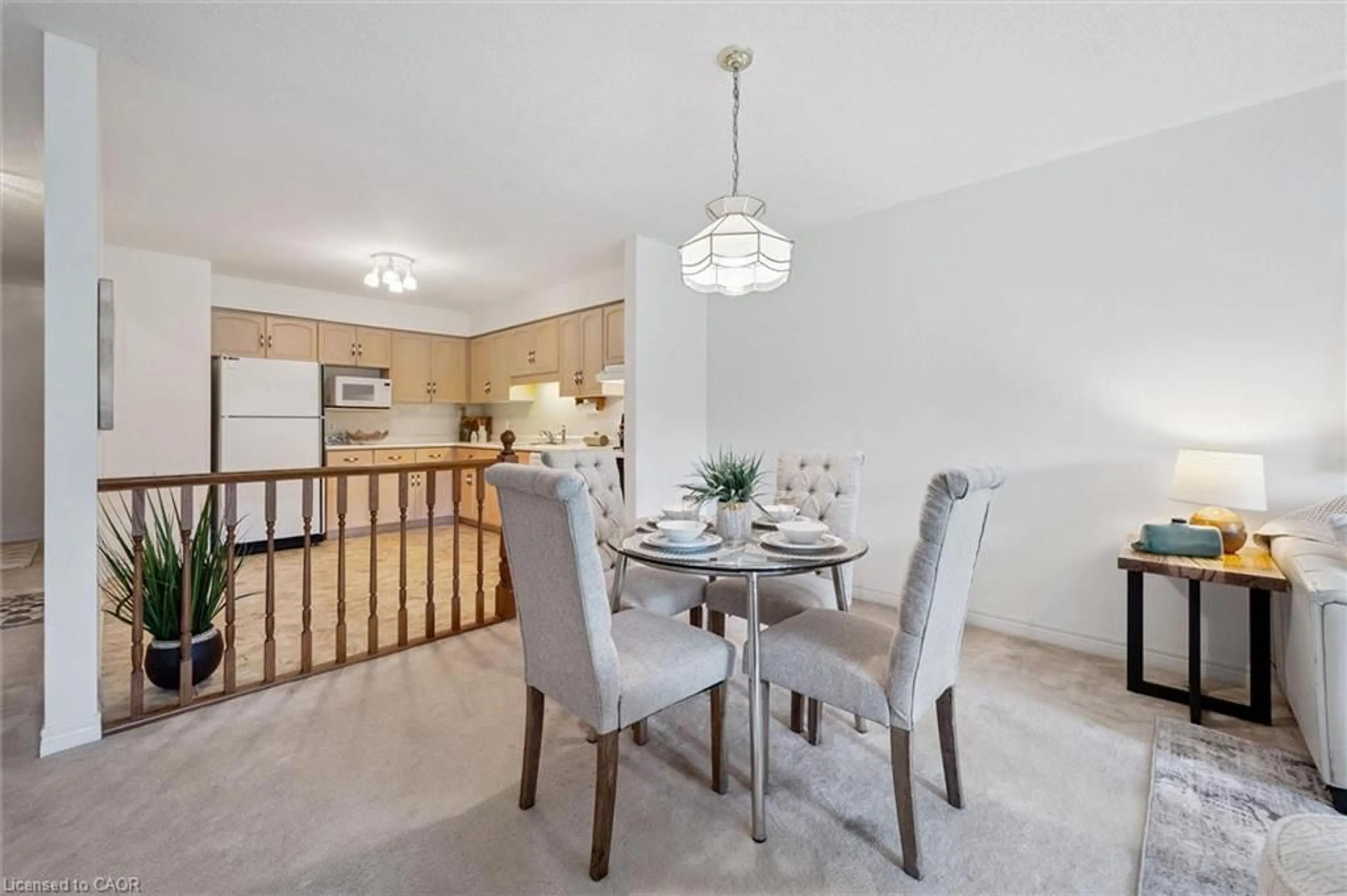 Dining room, unknown for 3 Gardenview Crt, Guelph Ontario N1G 4X7