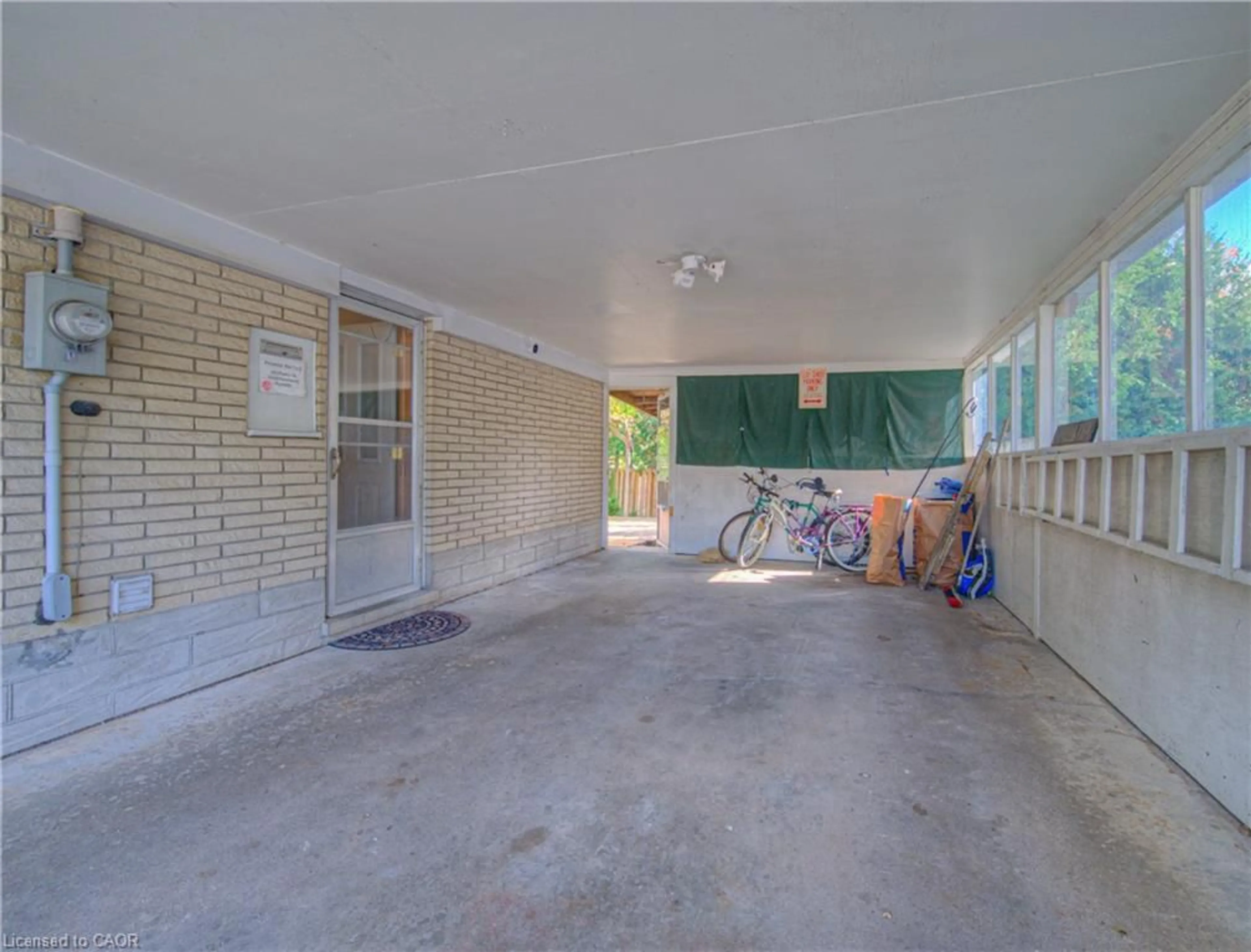 Unknown for 33 Donley St, Kitchener Ontario N2M 3N9