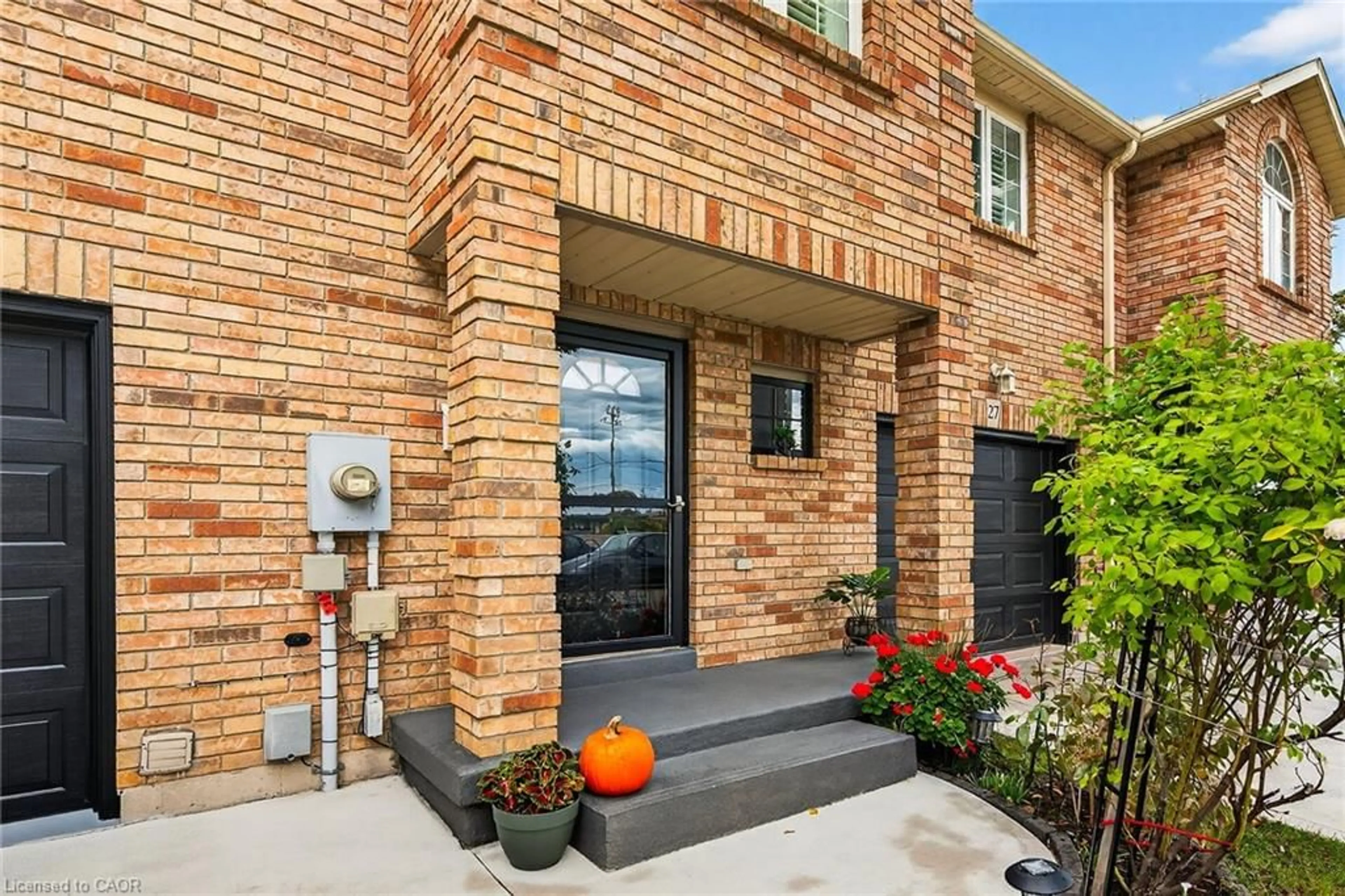 Home with brick exterior material, street for 25 Vulcan Crt, Stoney Creek Ontario L8E 5W7