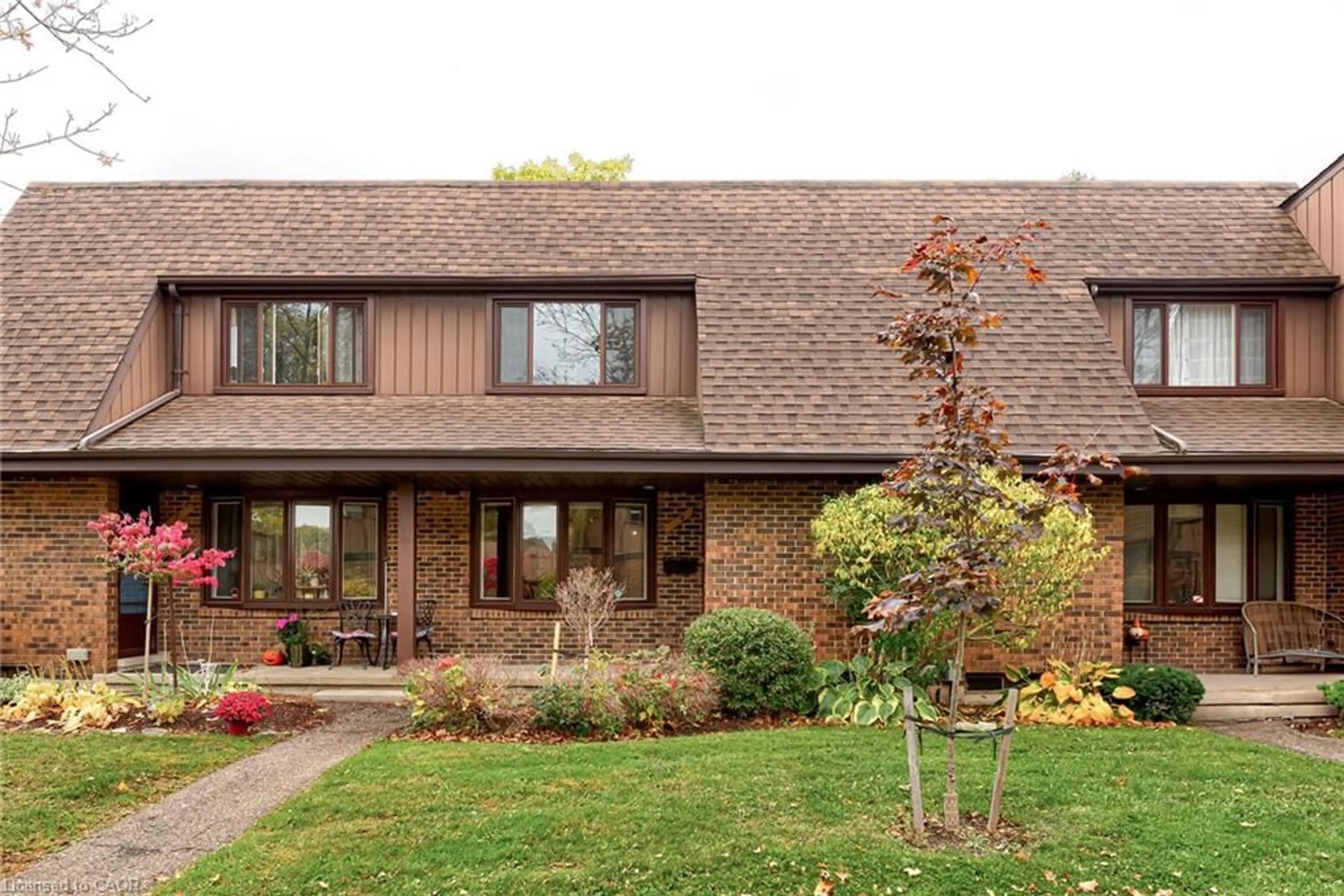Home with brick exterior material, street for 285 Sandowne Dr #9, Waterloo Ontario N2K 2C1