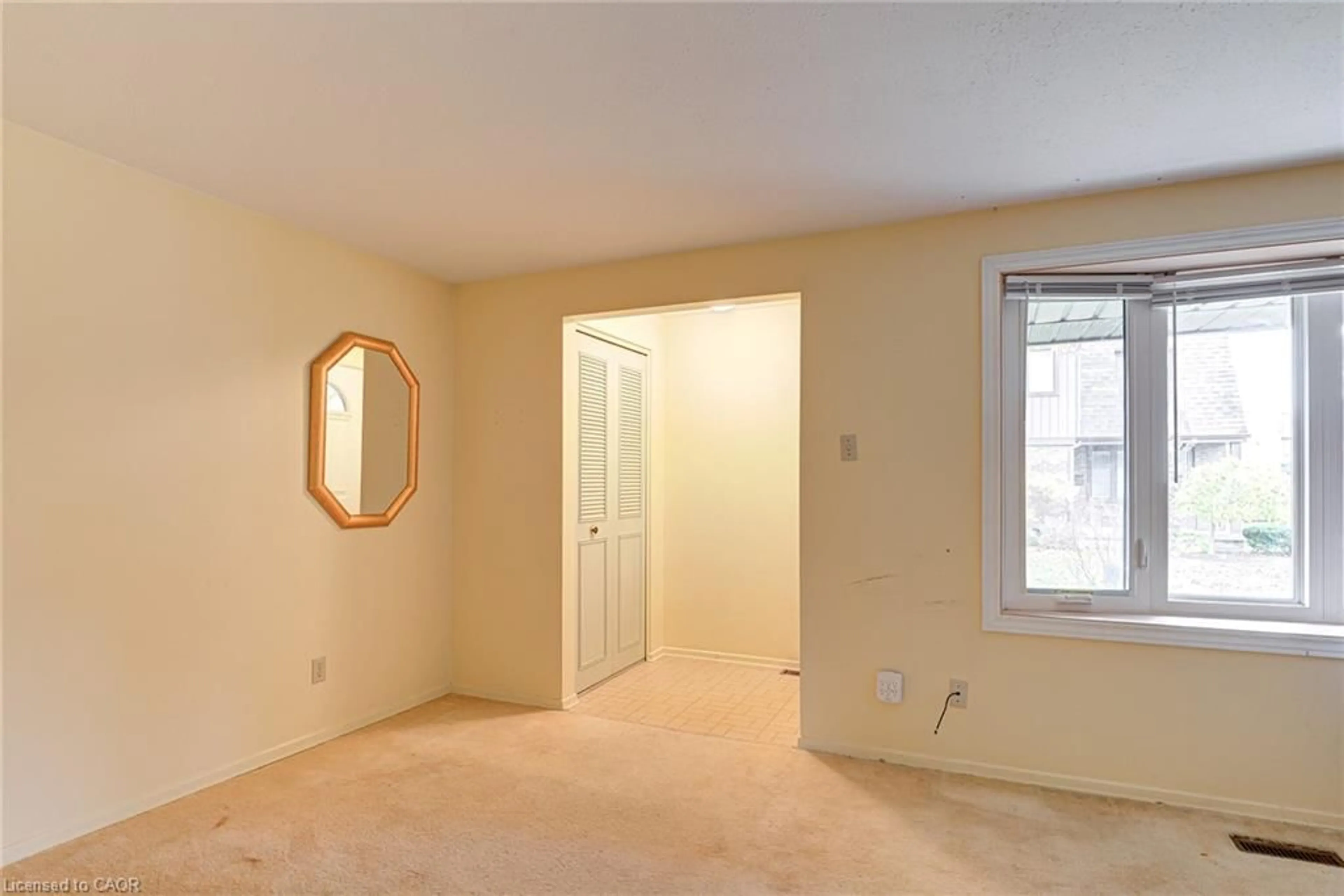A pic of a room for 285 Sandowne Dr #9, Waterloo Ontario N2K 2C1