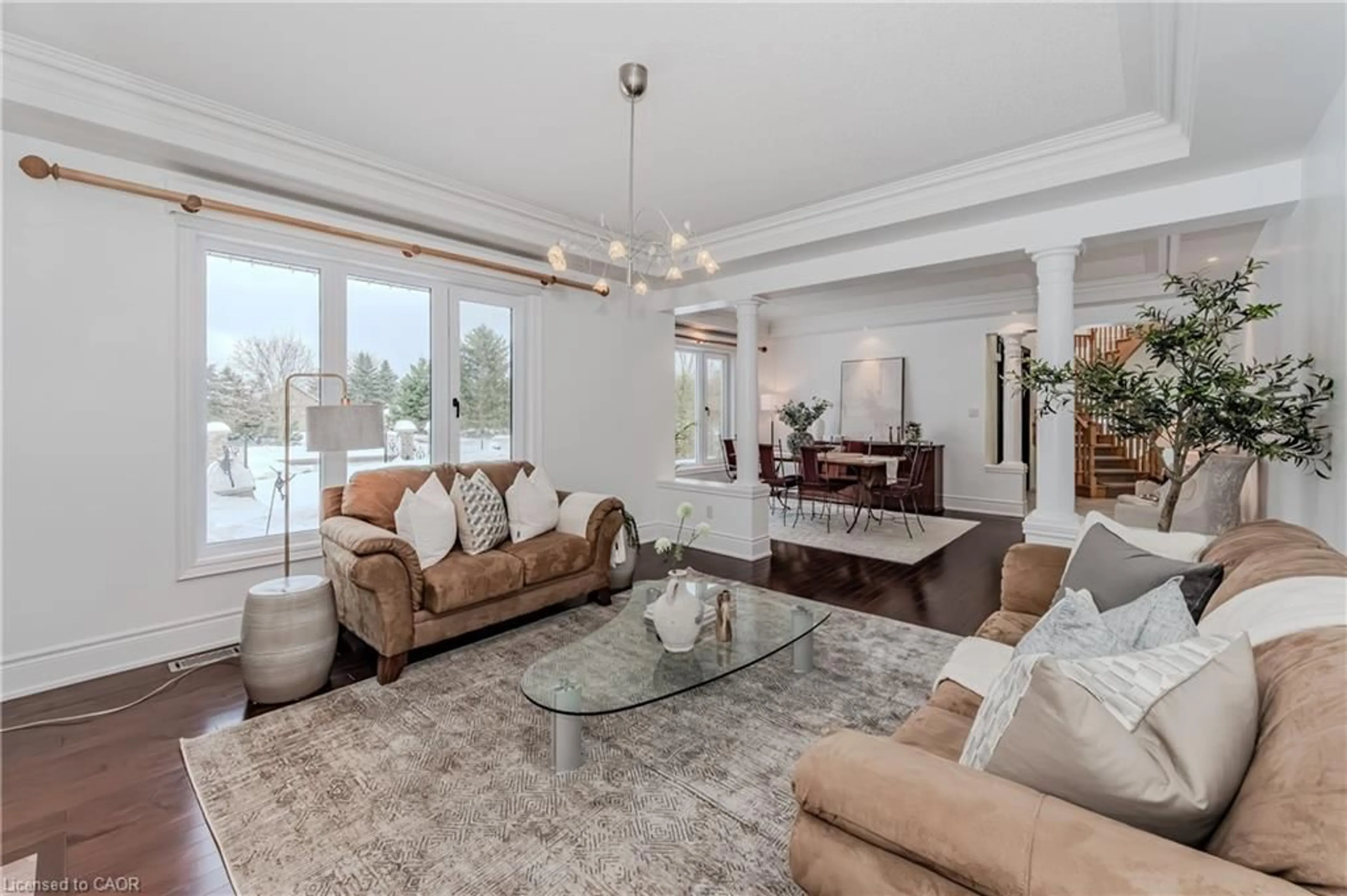 Living room with furniture, unknown for 32 Forest Ridge Rd, Erin Ontario N0B 1T0