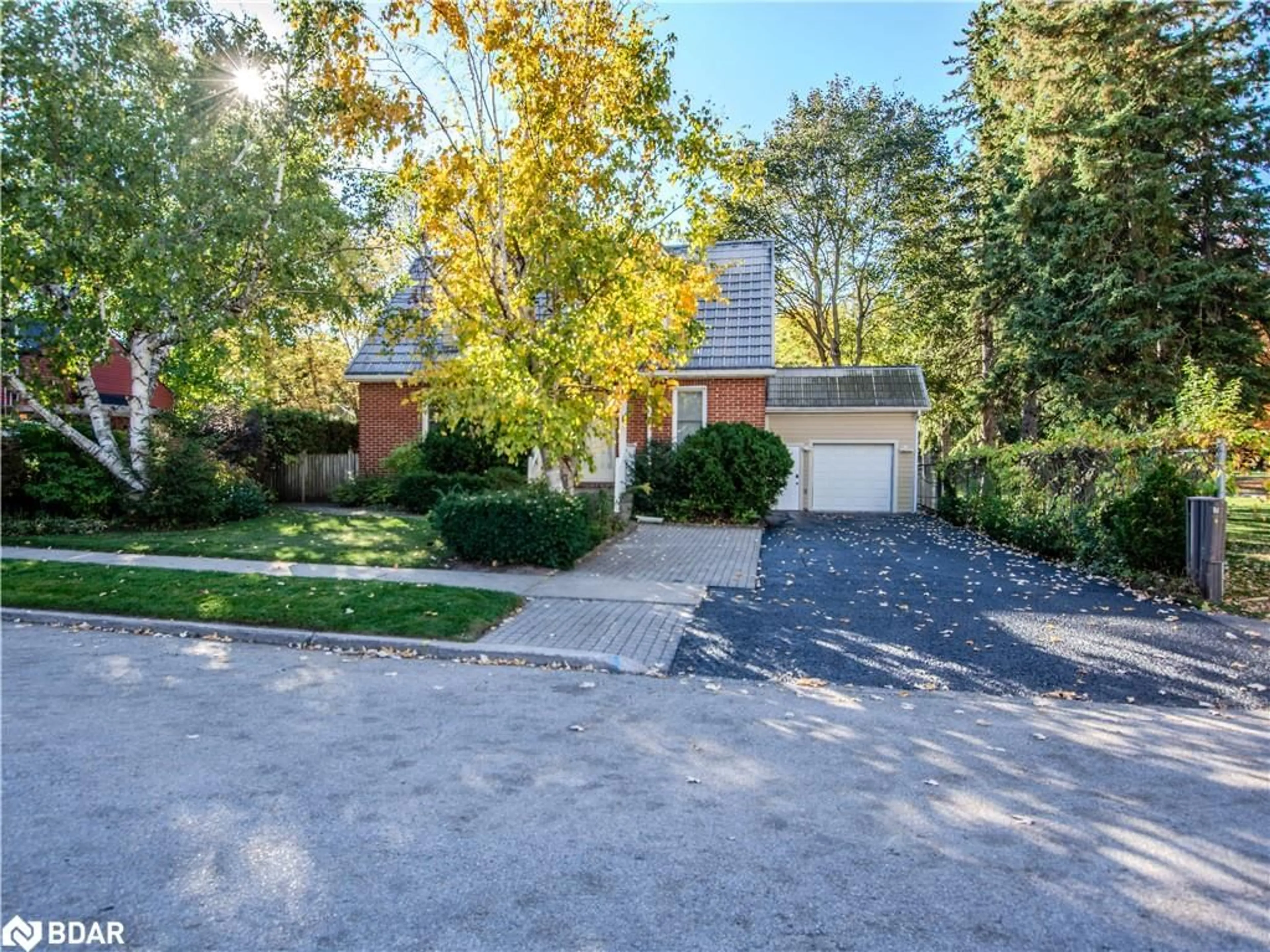 Home with brick exterior material, street for 25 Holgate St, Barrie Ontario L4N 2T6