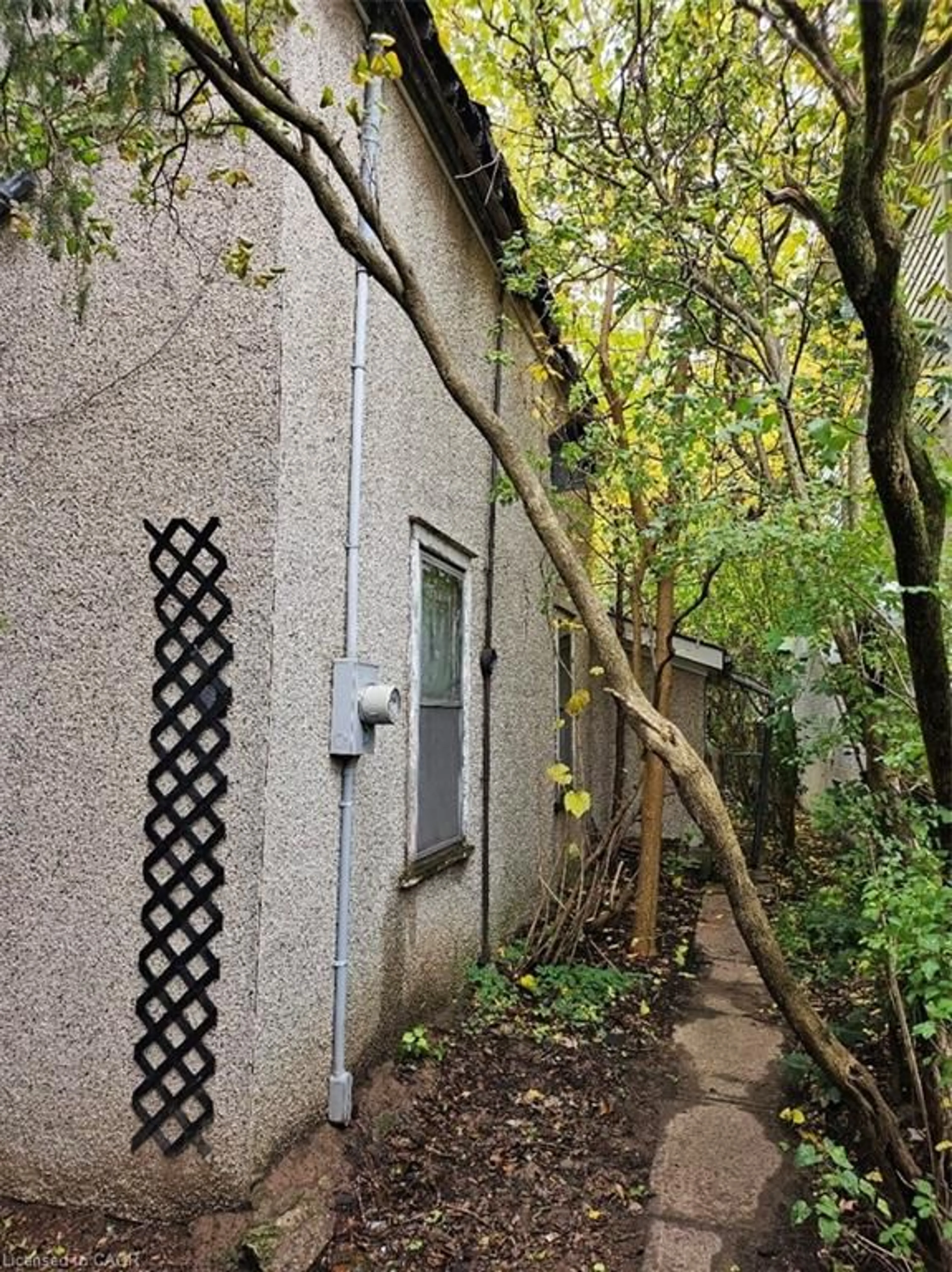 Unknown for 81 Emerson St, Hamilton Ontario L8S 2X5