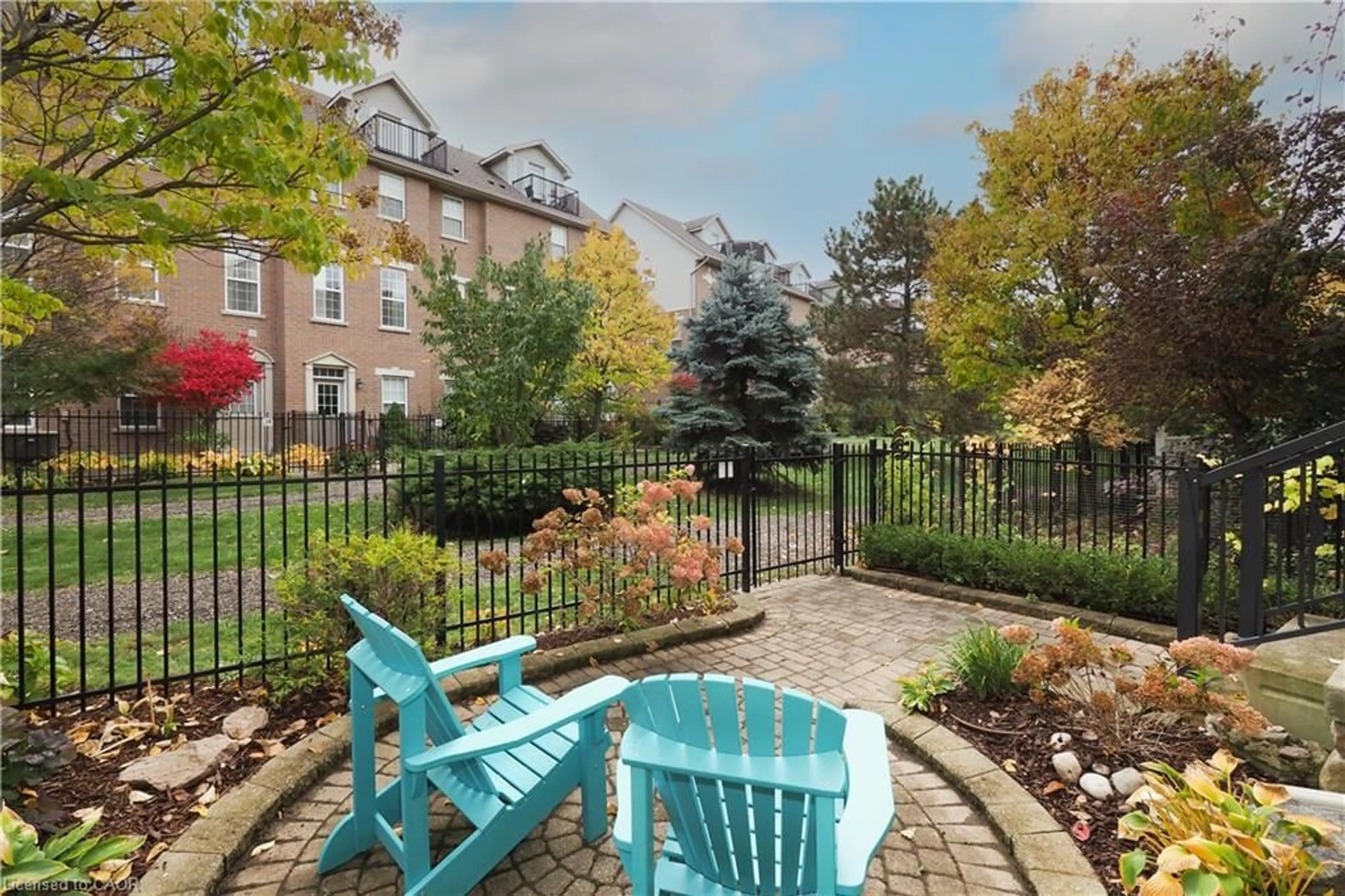 Patio, street for 17 Grosvenor Lane #n/a, Cambridge Ontario N1R 8N2
