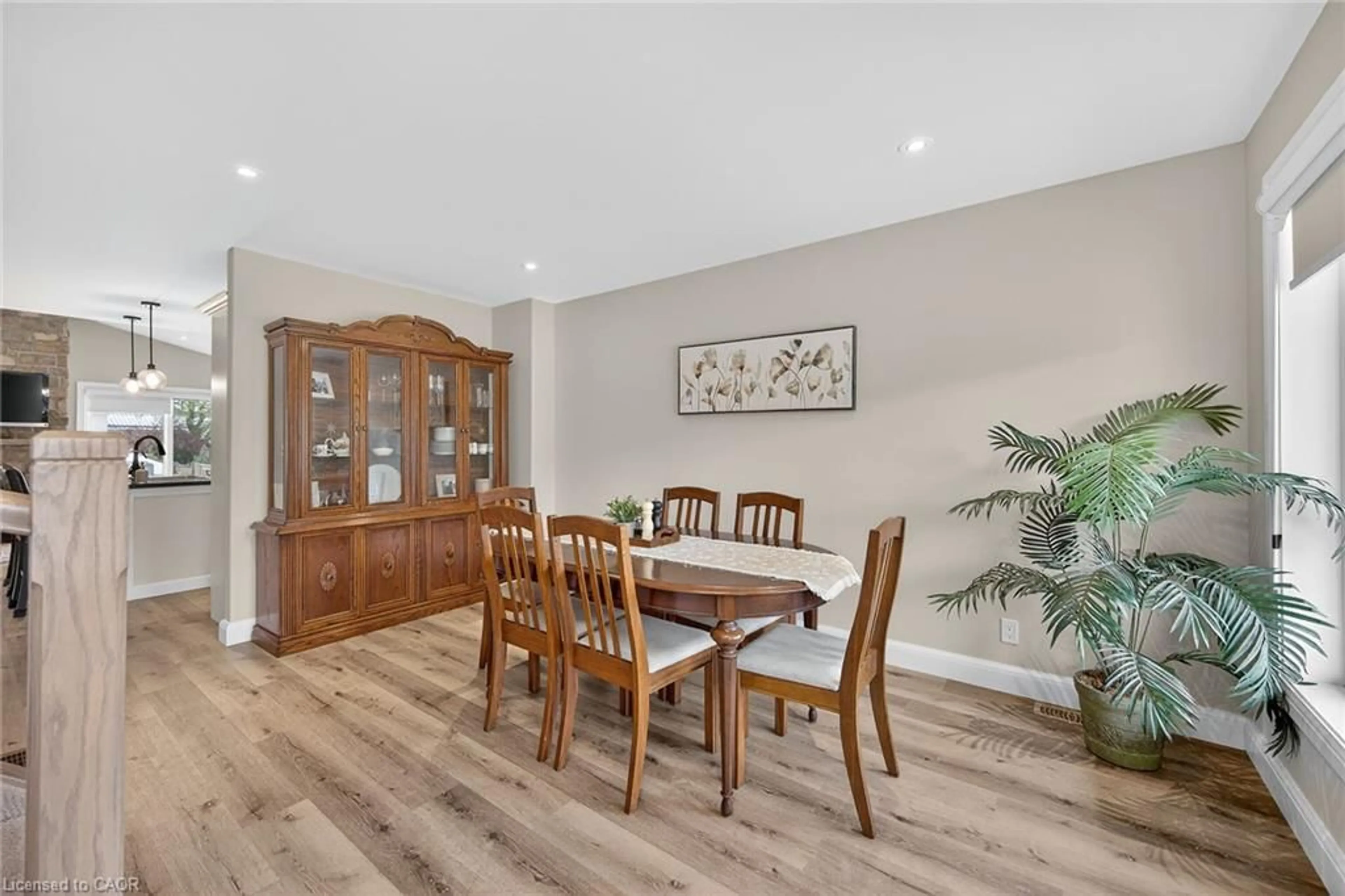 Dining room, wood/laminate floor for 822 Main St, Port Dover Ontario N0A 1N0