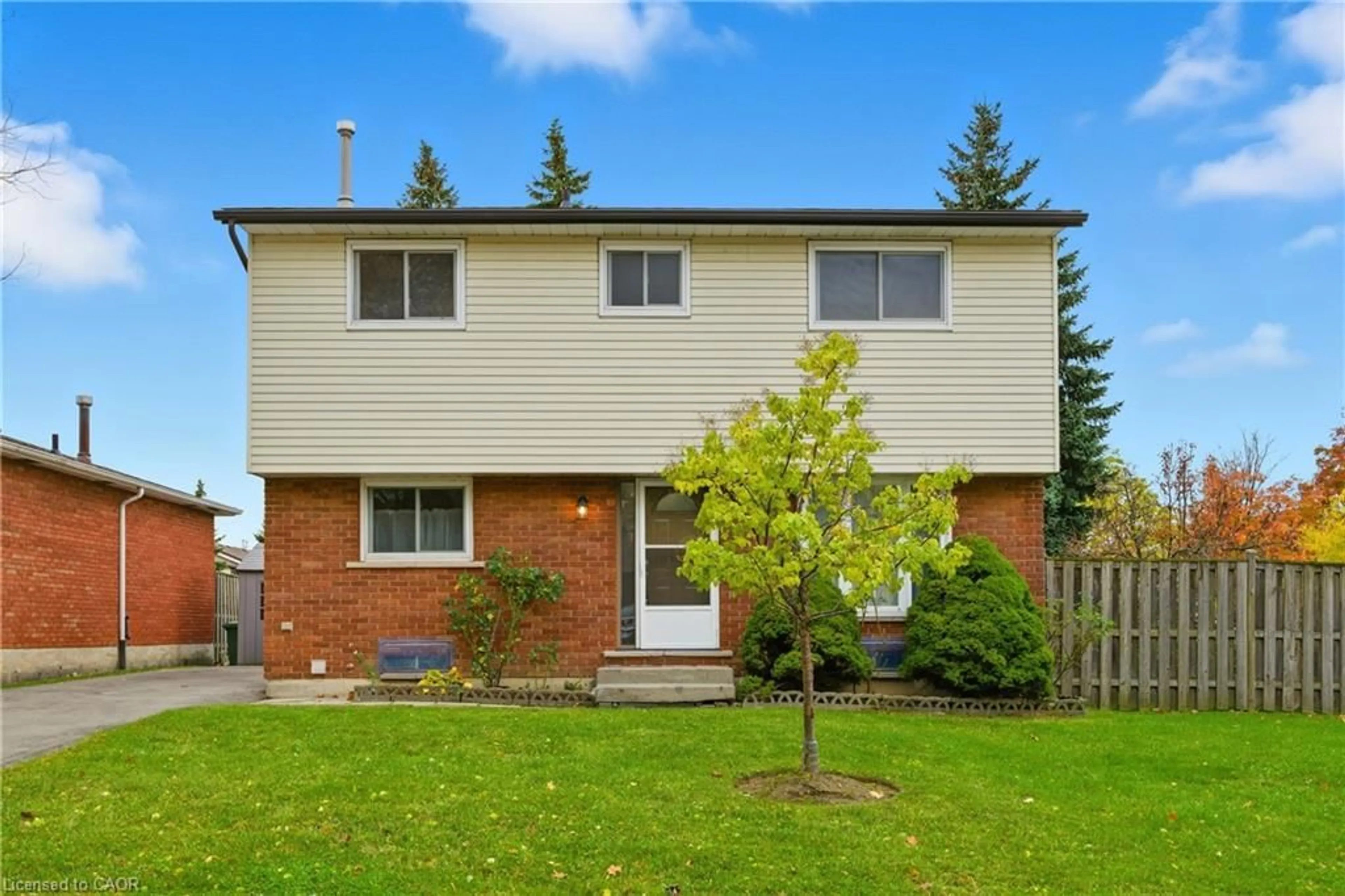 Home with brick exterior material, street for 28 Bacall Cres, Hamilton Ontario L8T 4W9