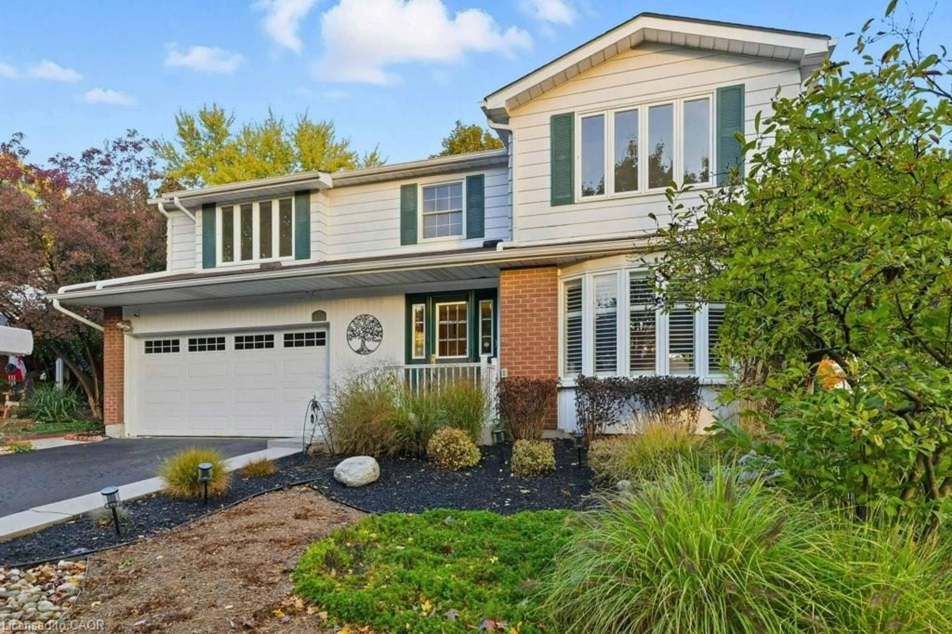 Home with vinyl exterior material, street for 457 Stillmeadow Cir, Waterloo Ontario N2L 5M1