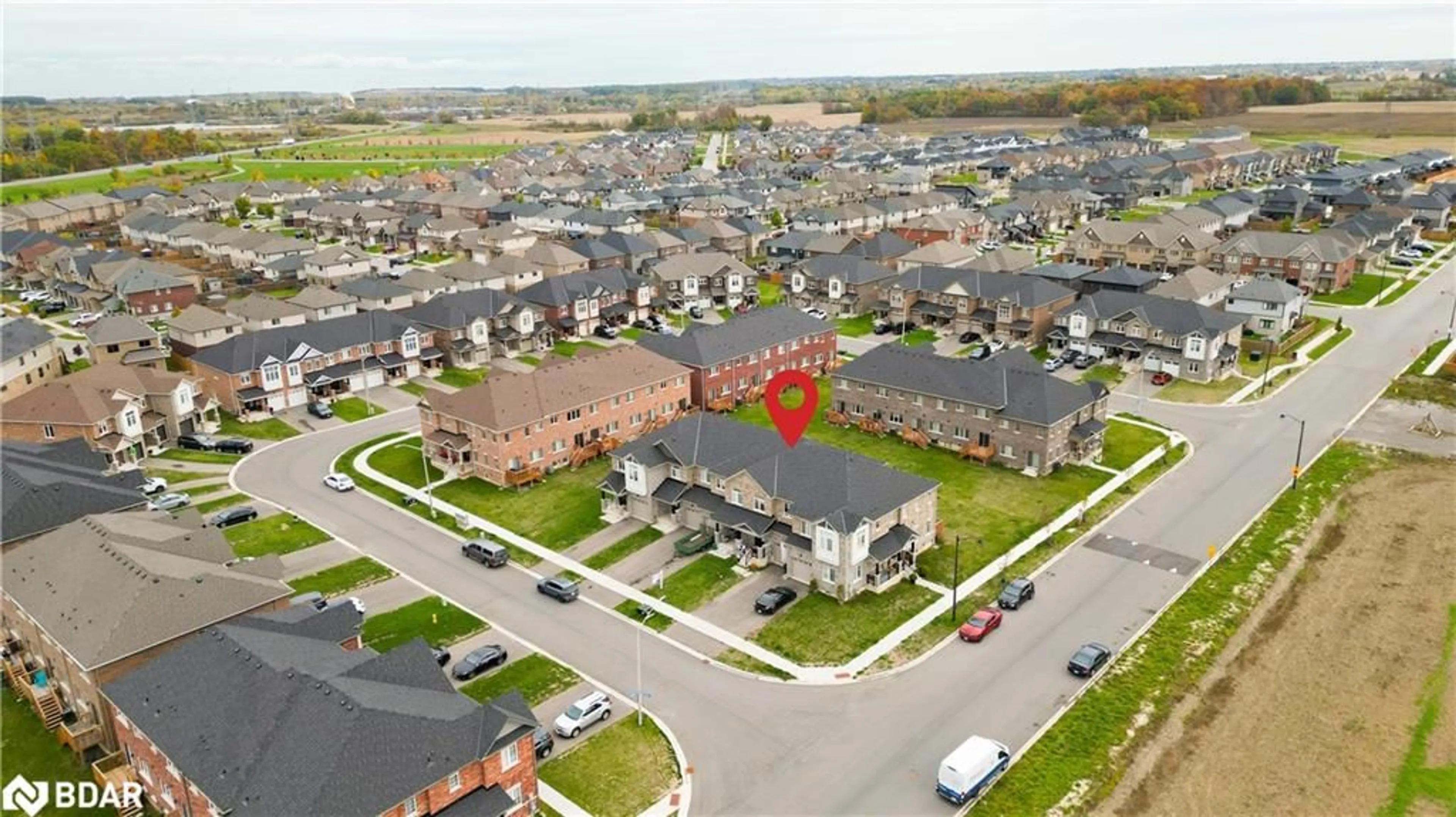 A pic from outside/outdoor area/front of a property/back of a property/a pic from drone, street for 136 Sapphire Way, Thorold Ontario L2V 0L5