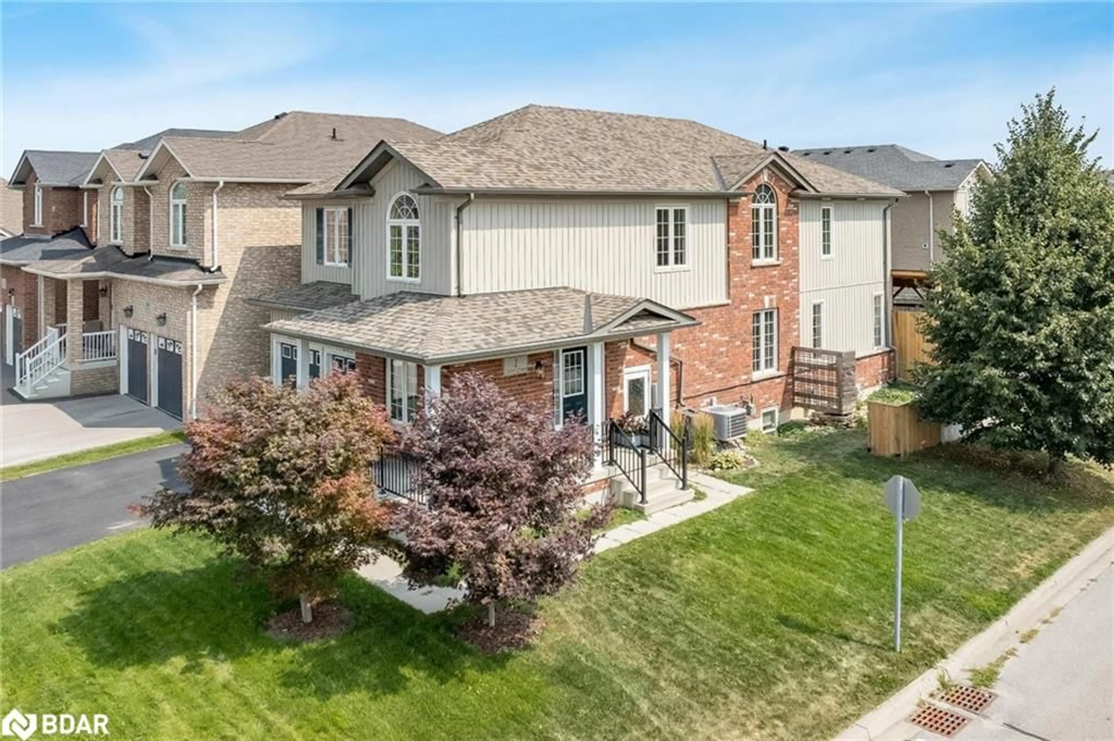 A pic from outside/outdoor area/front of a property/back of a property/a pic from drone, street for 1 Carter St, Bradford West Gwillimbury Ontario L3Z 0L2