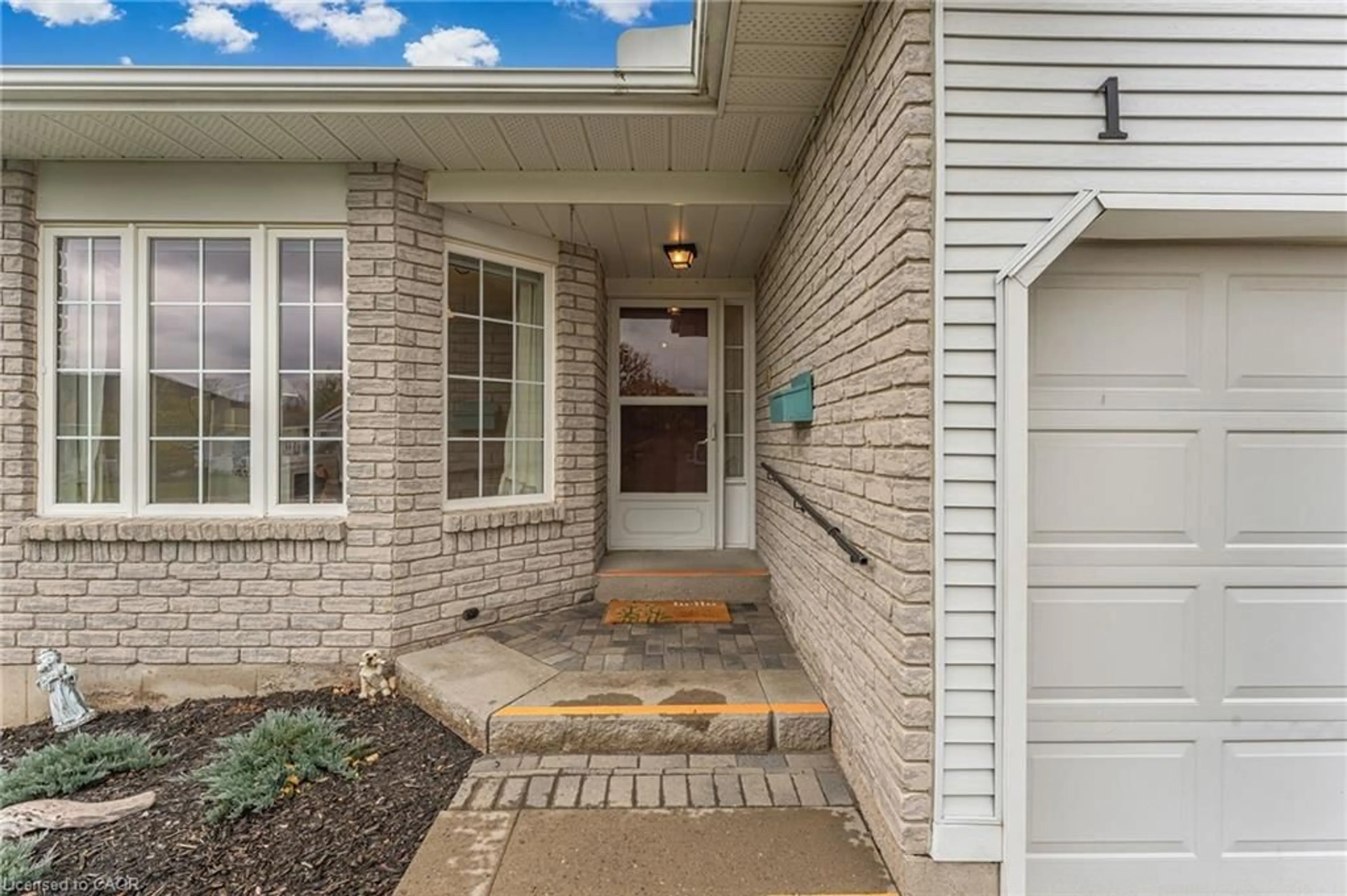 Unknown for 1 Village Dr, Smithville Ontario L0R 2A0