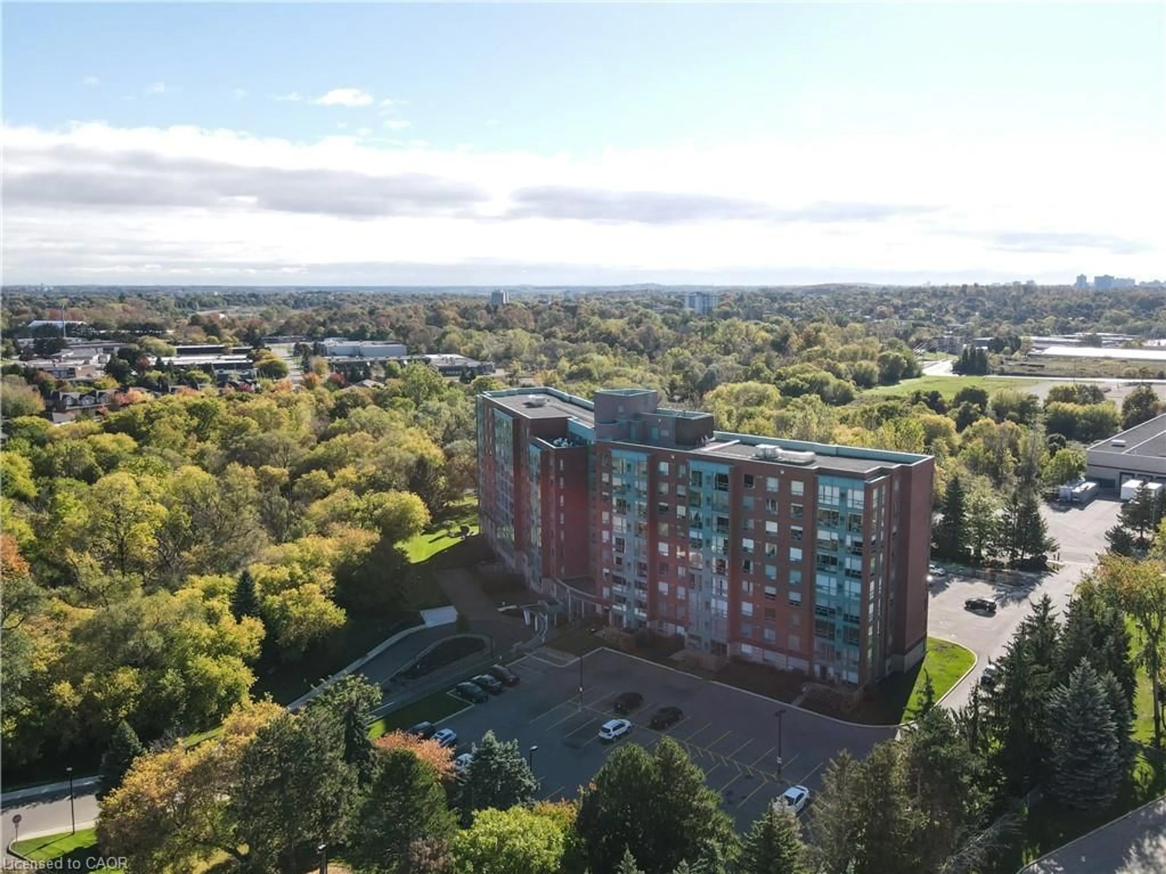 A pic from outside/outdoor area/front of a property/back of a property/a pic from drone, building for 55 Blue Springs Dr #PH12, Waterloo Ontario N2J 4T3