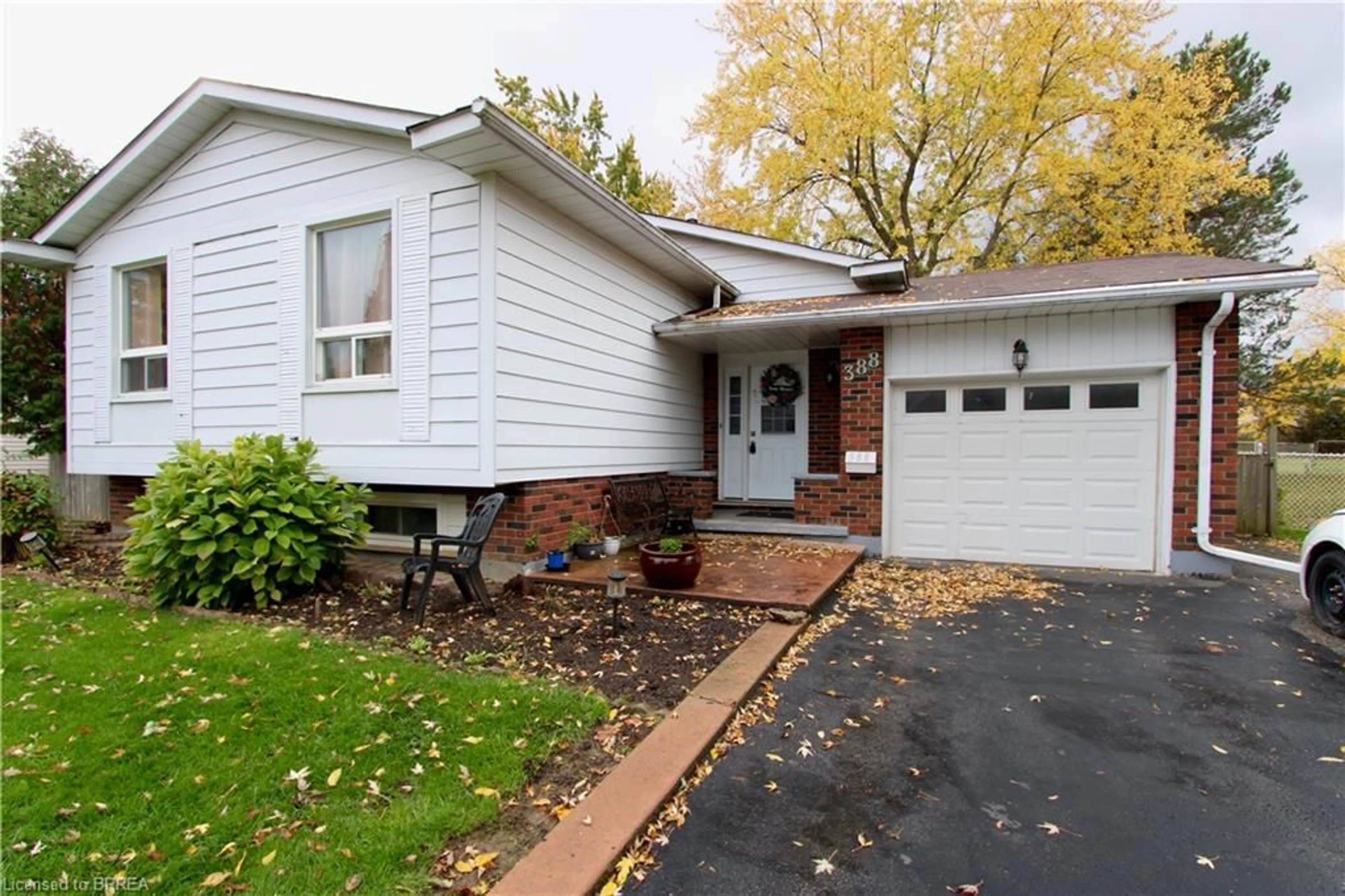 Home with brick exterior material, street for 388 Brantwood Park Rd, Brantford Ontario N3P 1K7