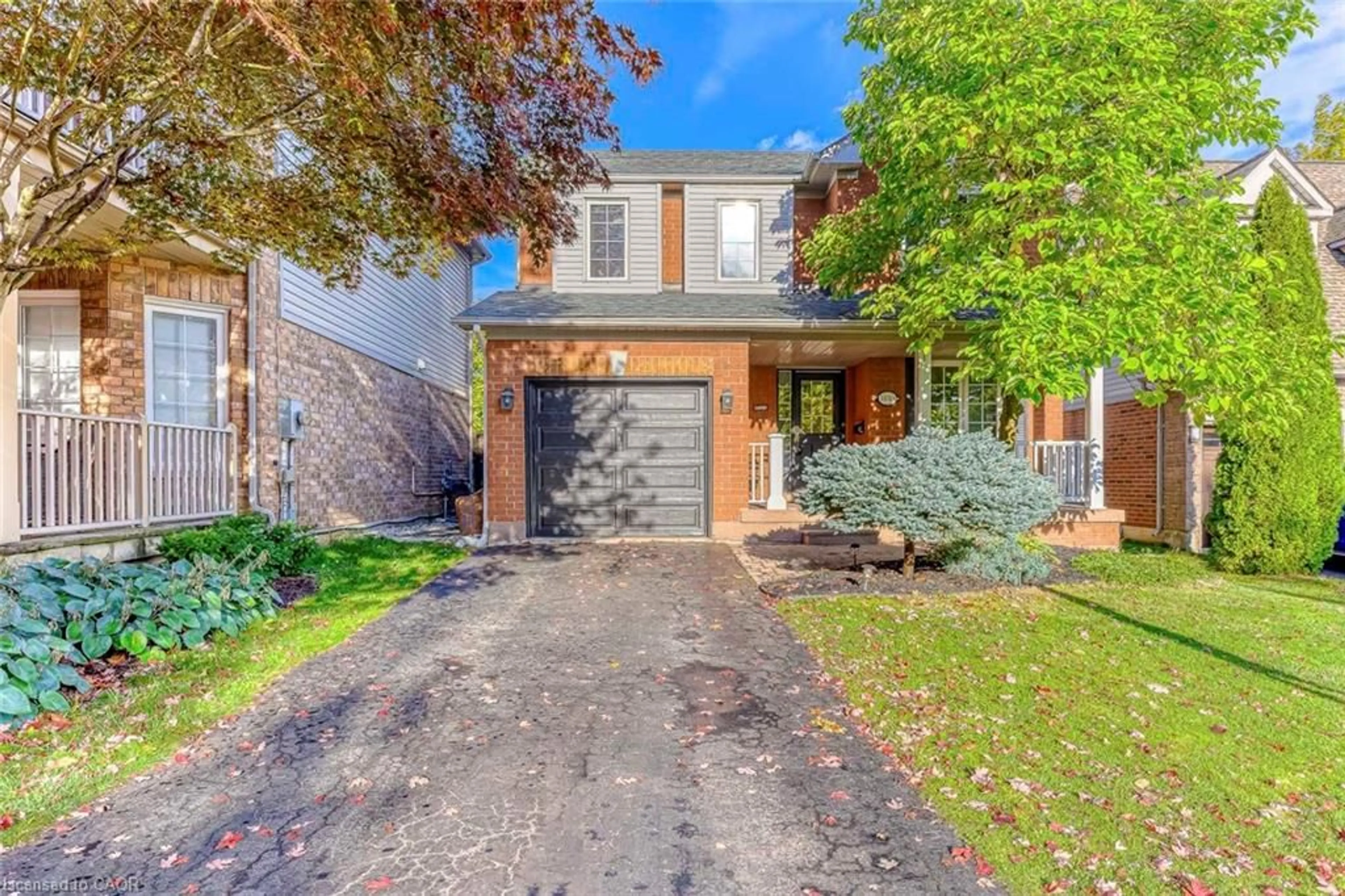 Home with brick exterior material, street for 5183 Fernbrook Crt, Burlington Ontario L7L 6J5