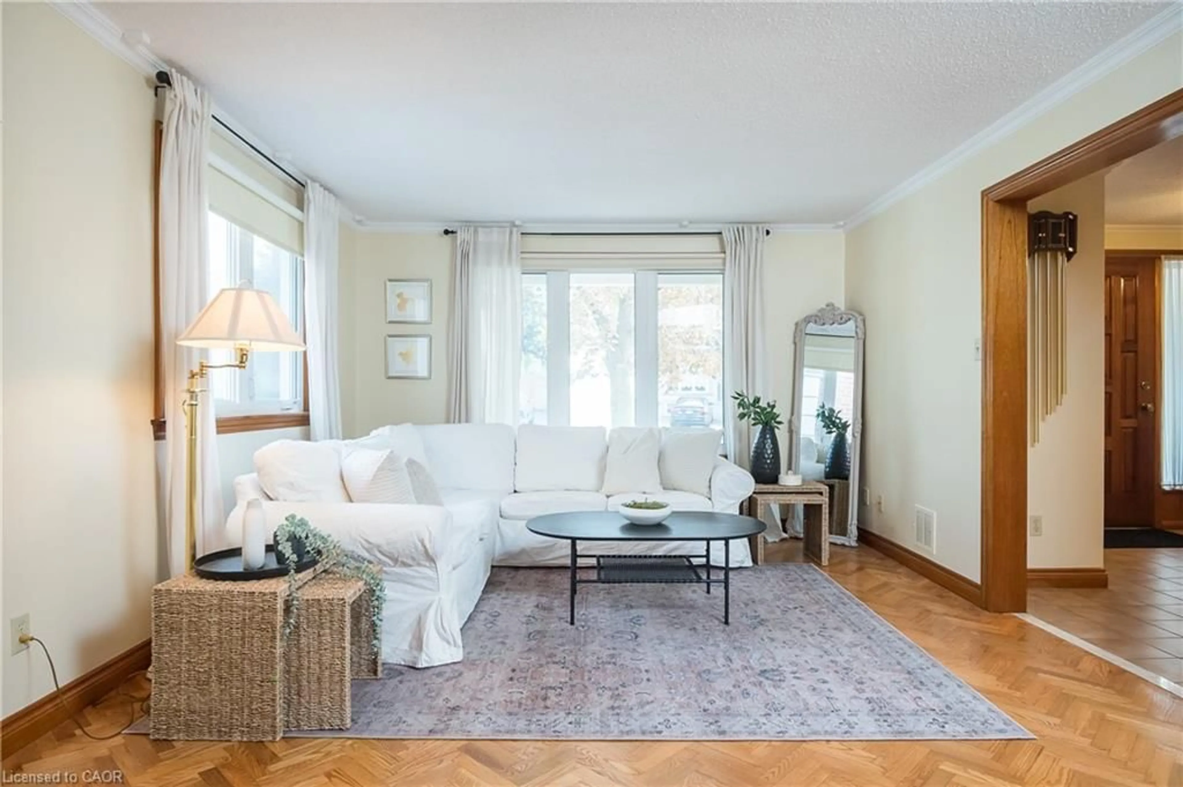 Living room with furniture, unknown for 44 Ridge Rd, North York Ontario M3M 1C7