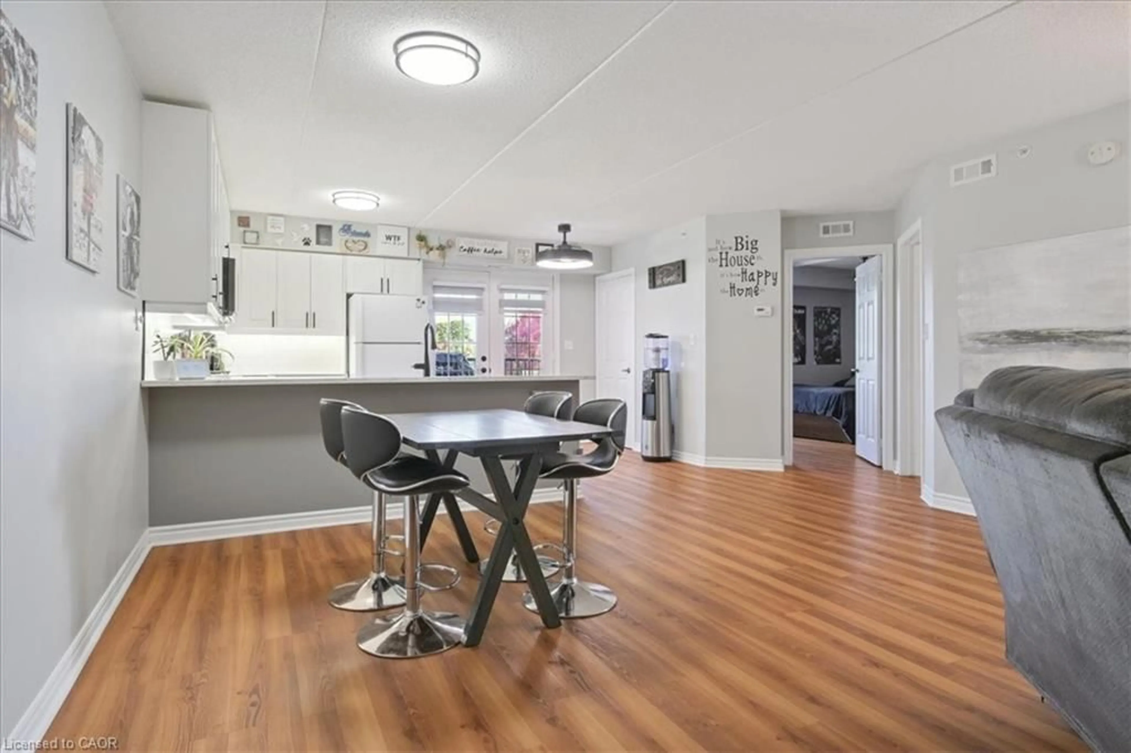 Open concept kitchen, unknown for 1431 Walkers Line #301, Burlington Ontario L7M 4P3