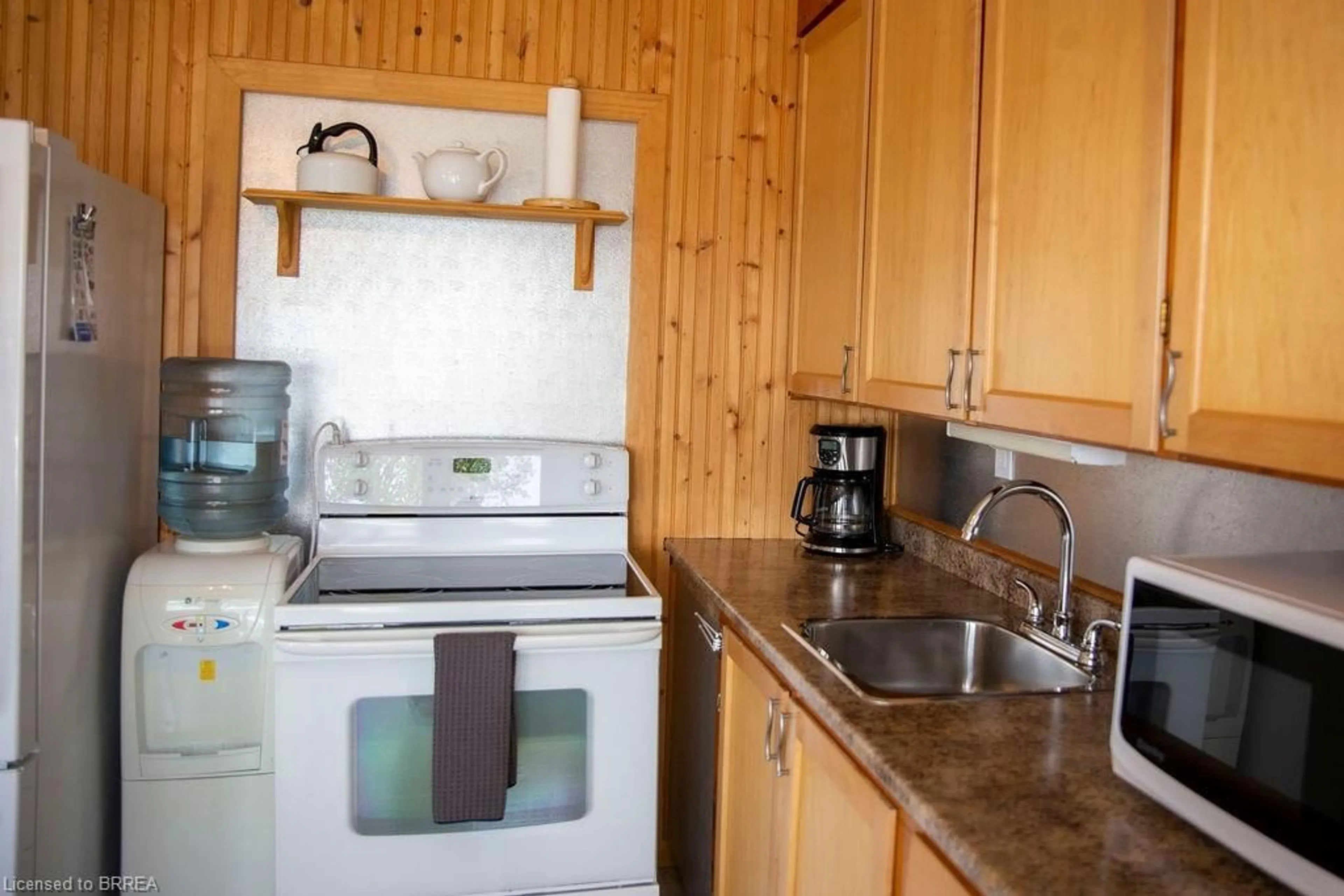 Standard kitchen, unknown for 362 7th Line Rd #178, Roseneath Ontario K0K 2X0