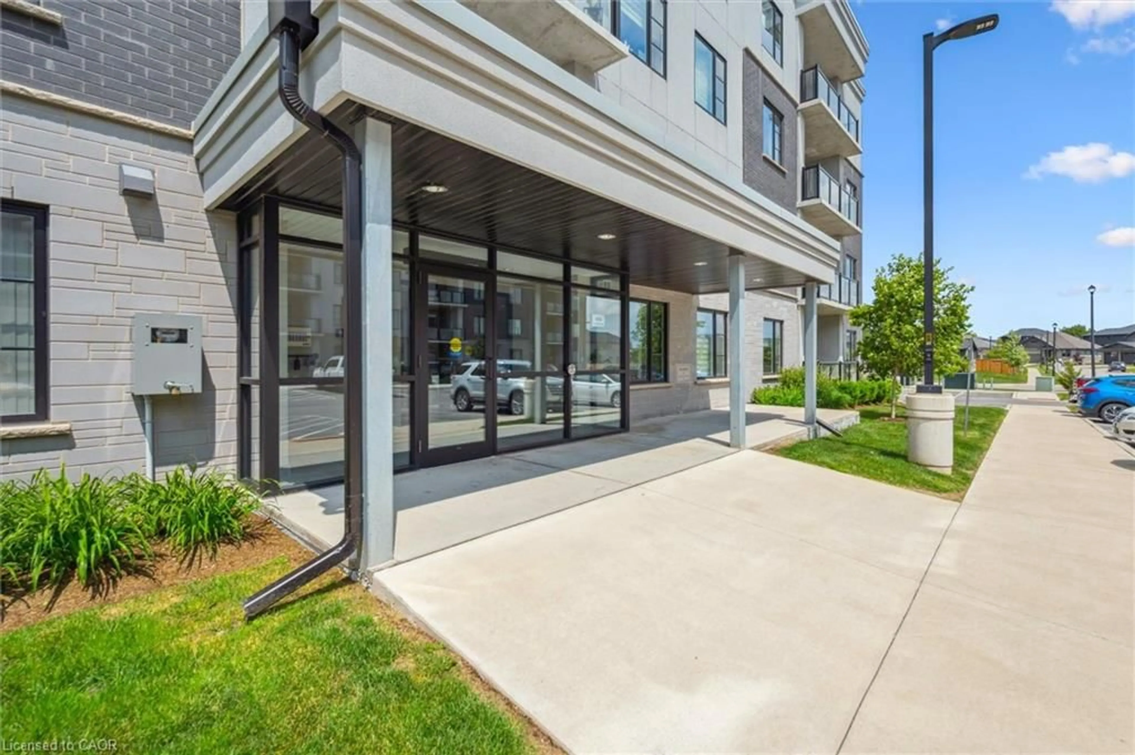 Patio, unknown for 99A Farley Rd #204, Fergus Ontario N1M 0J9